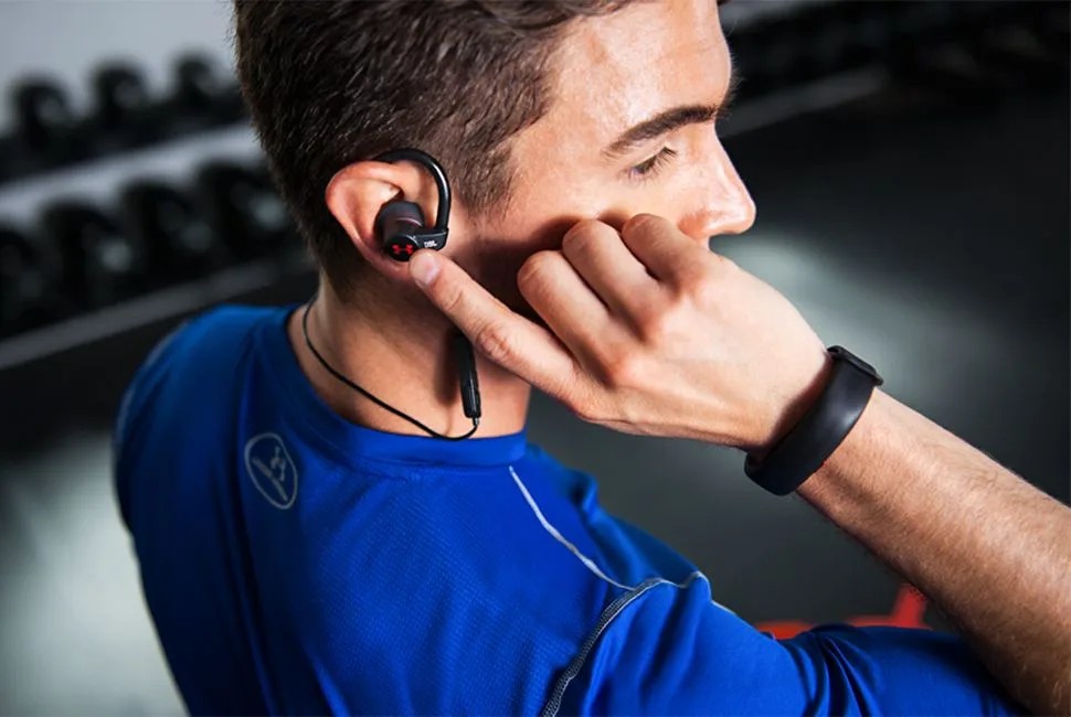 under-armour-jbl-gear-patrol-970