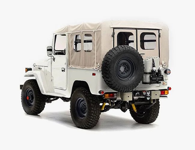 mailbag-fj40-gear-patrol-feature