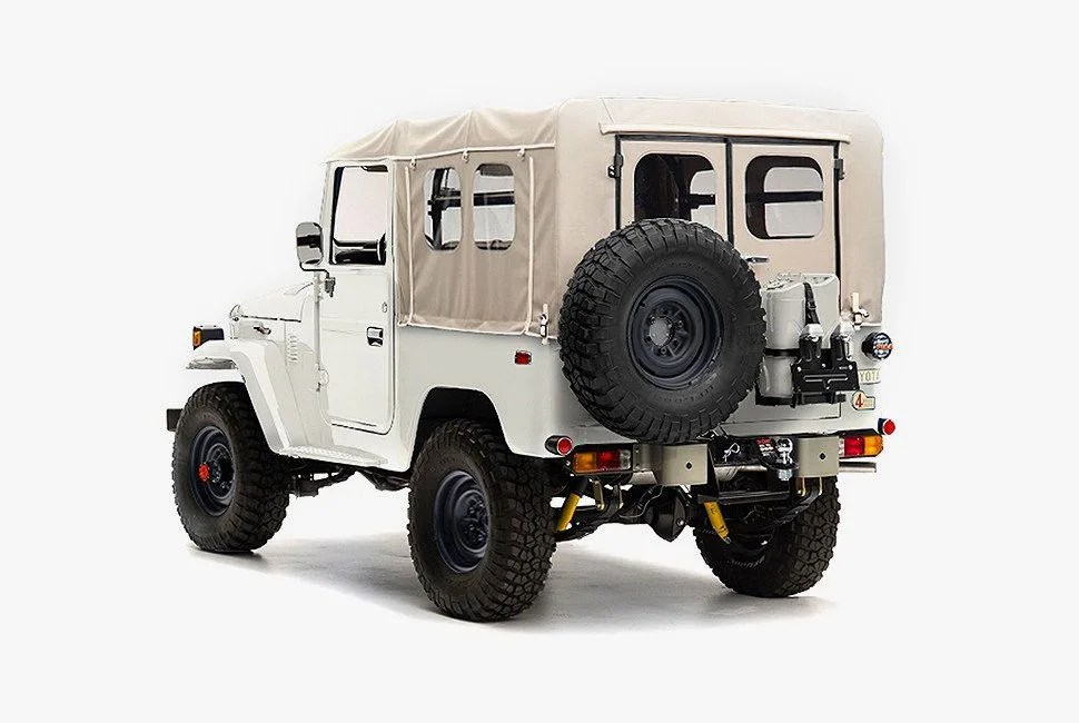 mailbag-fj40-gear-patrol-full-lead