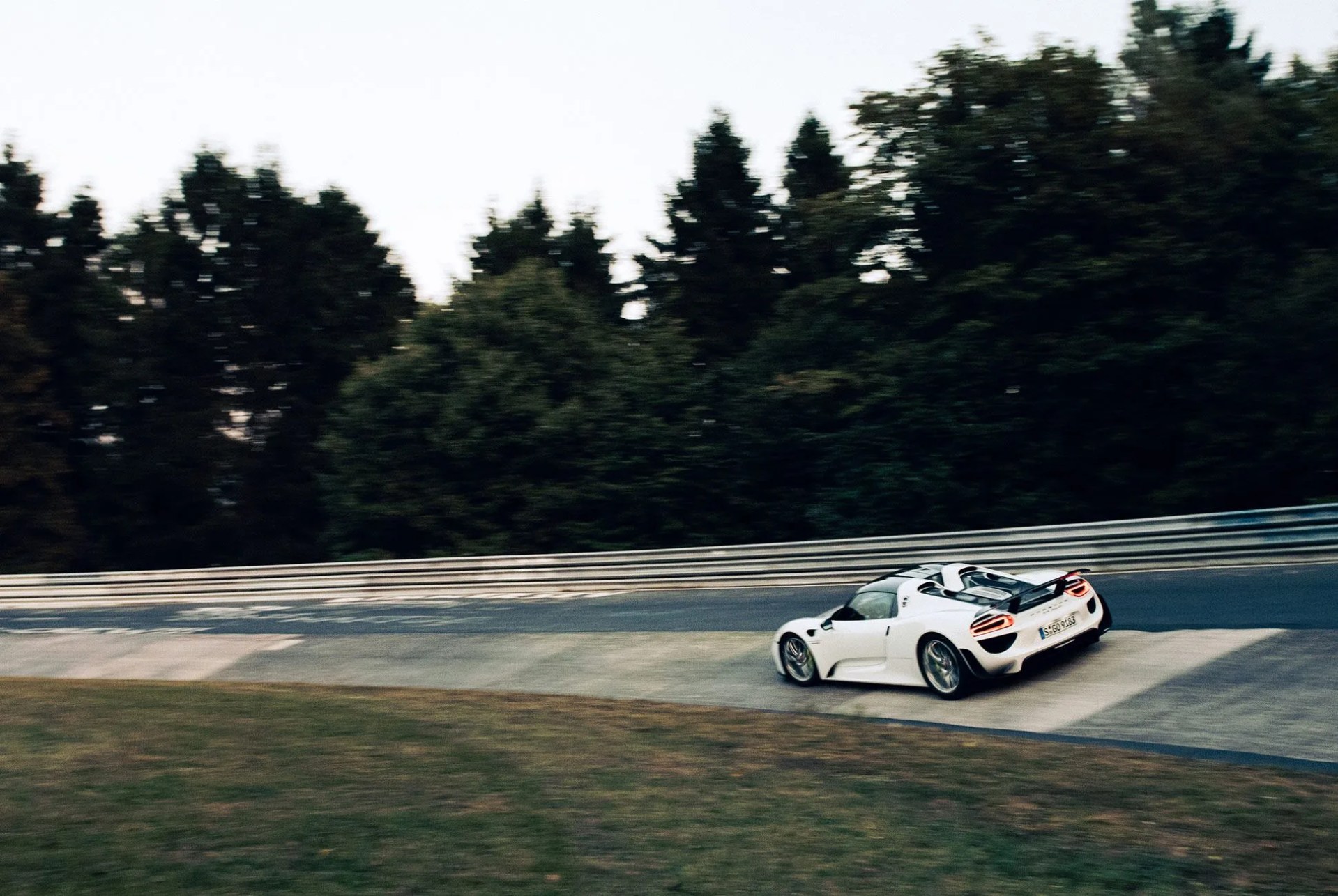 Porsche-918-Gear-Patrol-12