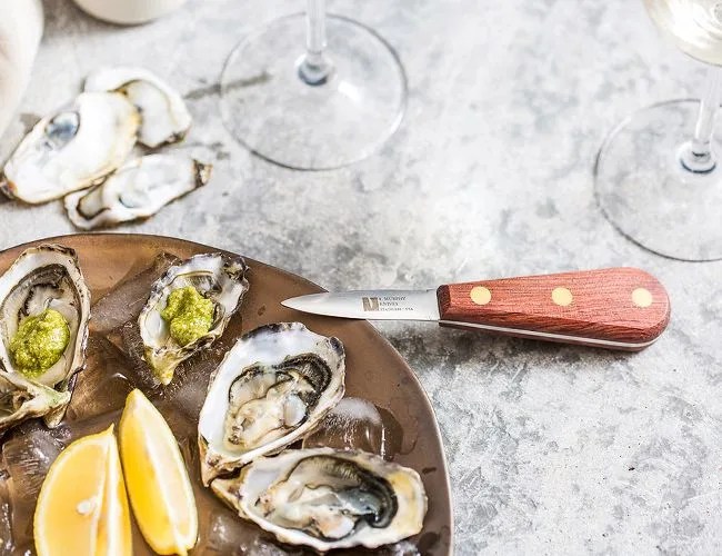 oyster-shucking-knives-gear-patrol-feature