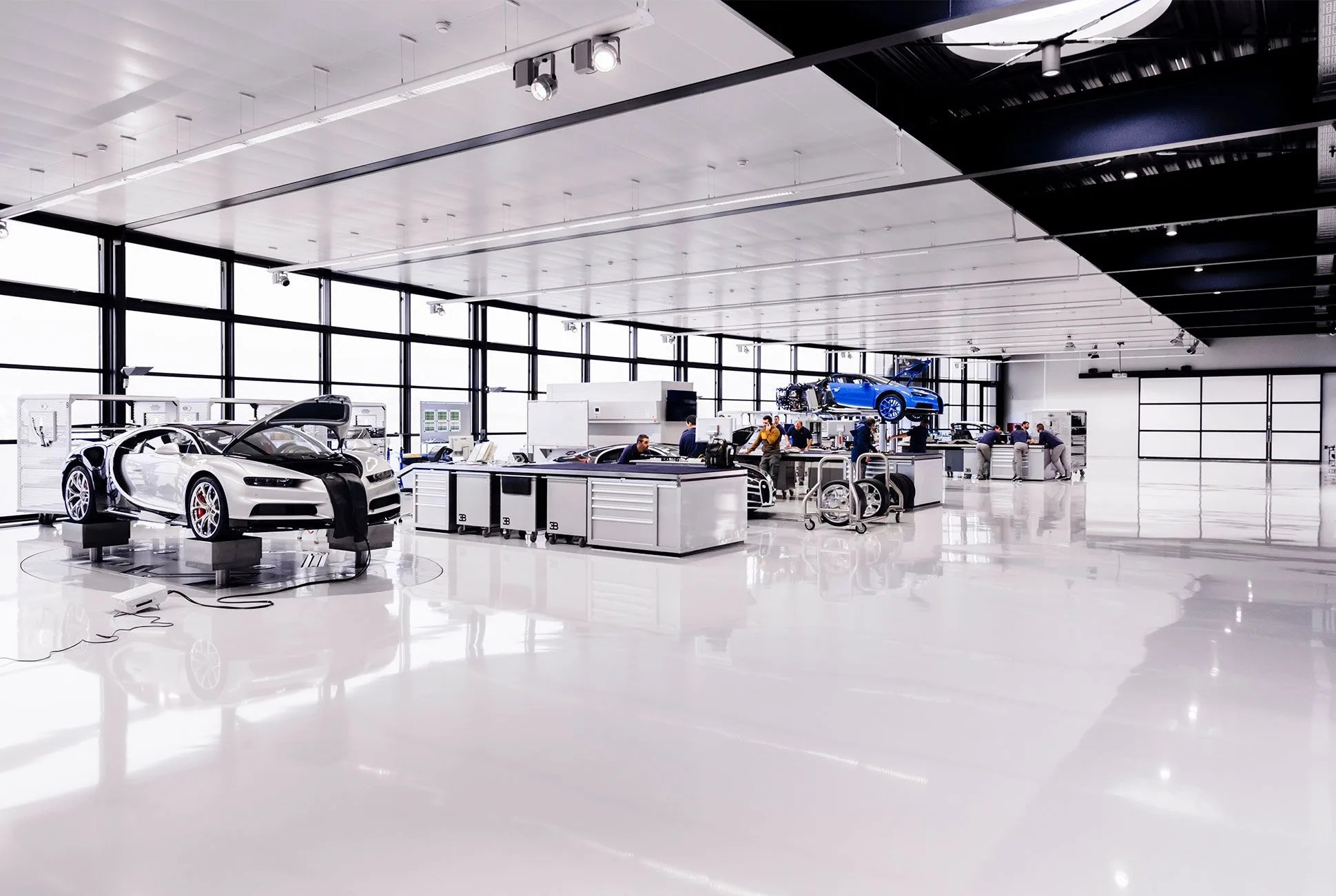 Bugatti-Factory-Note-Gear-Patrol-Slide-02