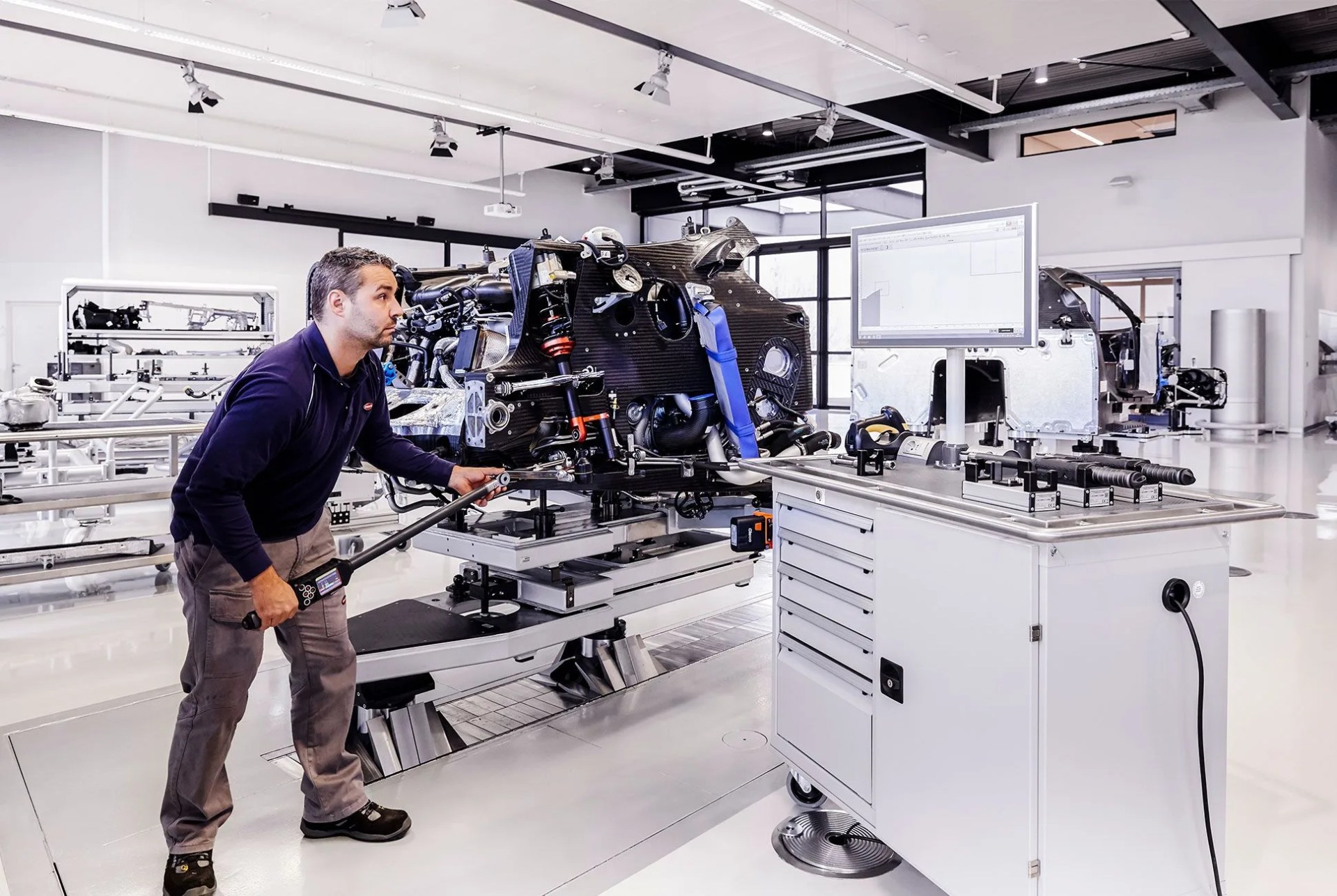 Bugatti-Factory-Note-Gear-Patrol-Slide-04