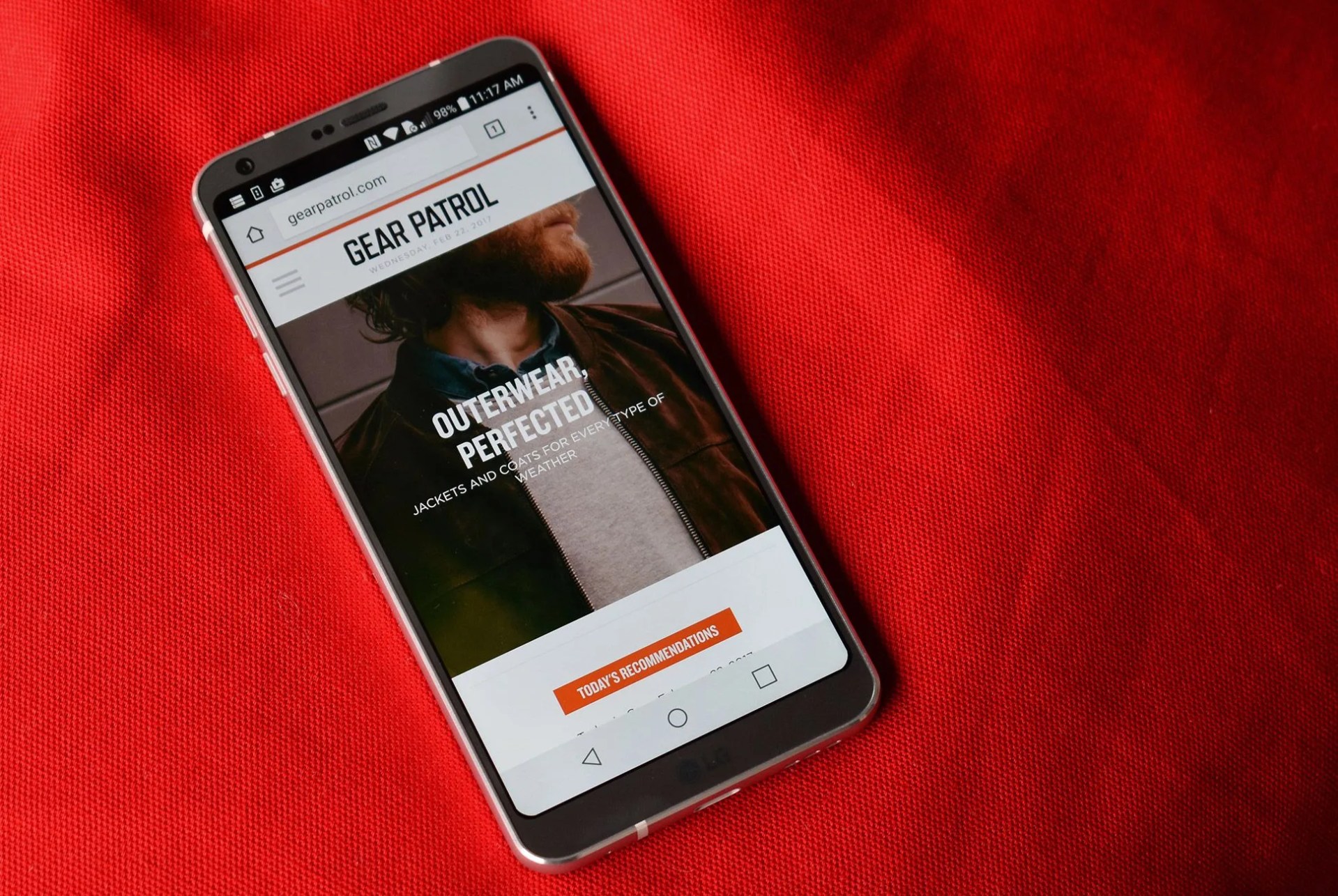 lg-g6-gear-patrol-full-lead