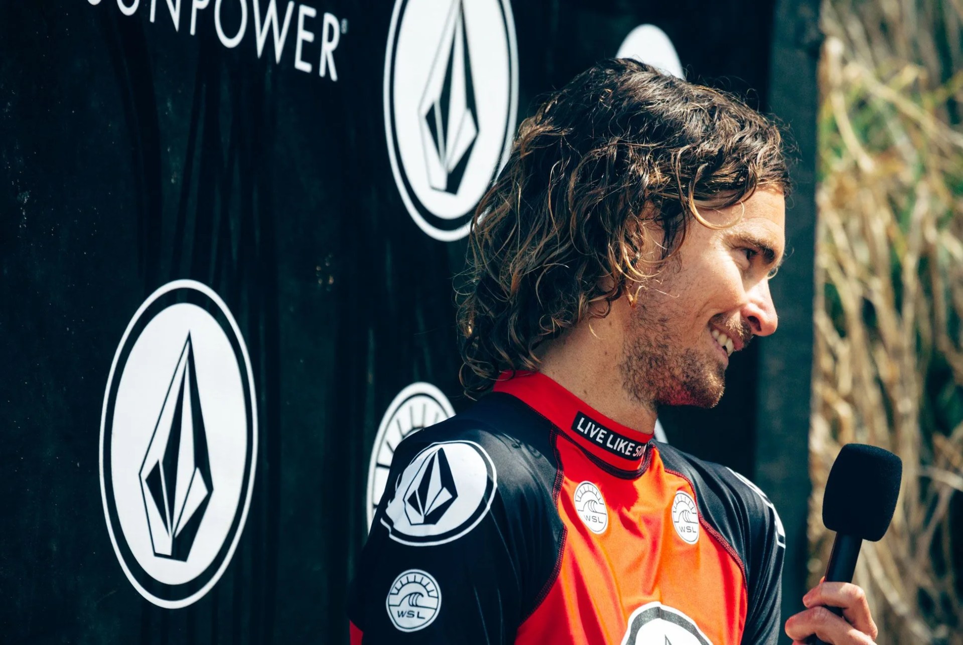 volcom-pipeline-gear-patrol-slide-3