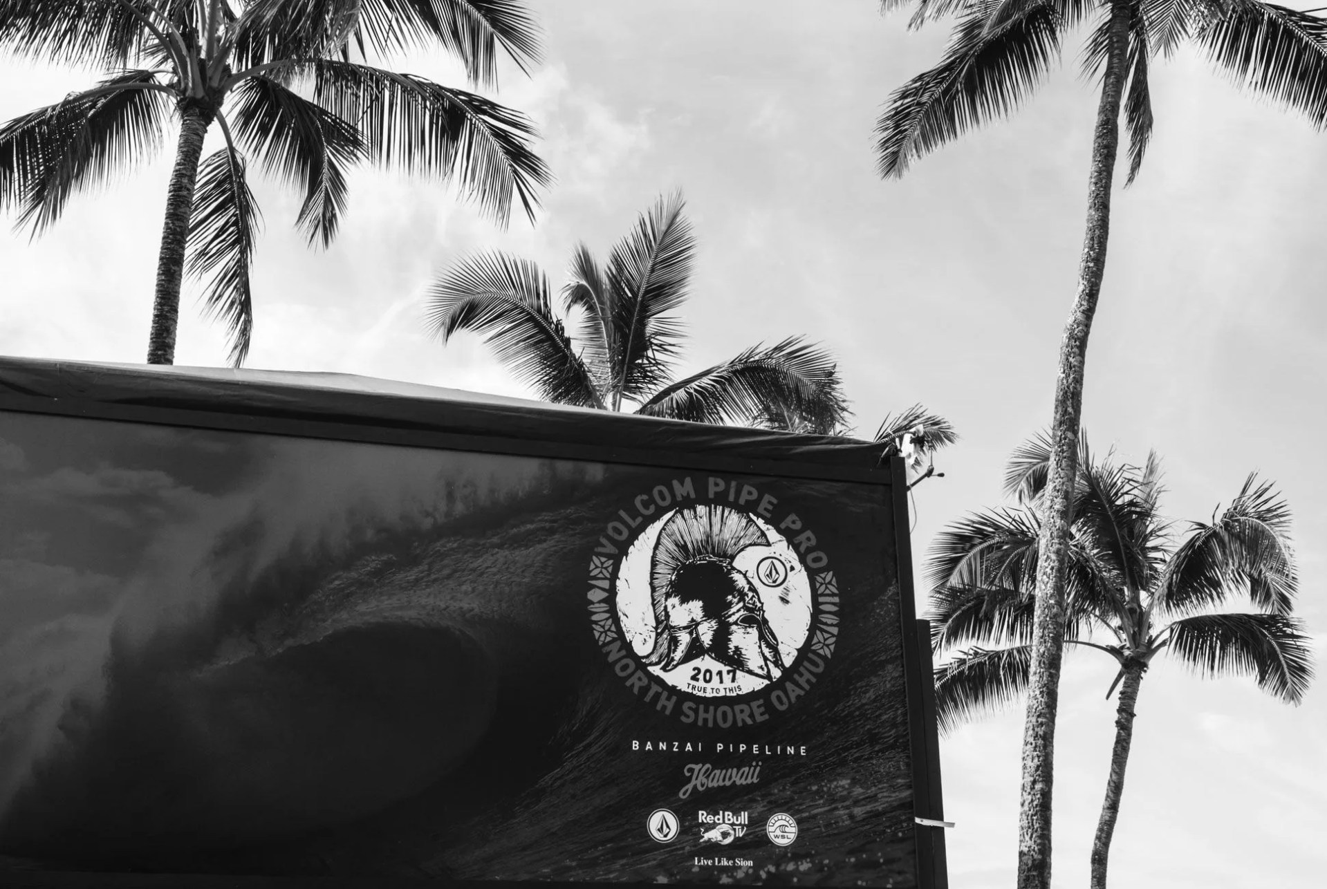 volcom-pipeline-gear-patrol-slide-4