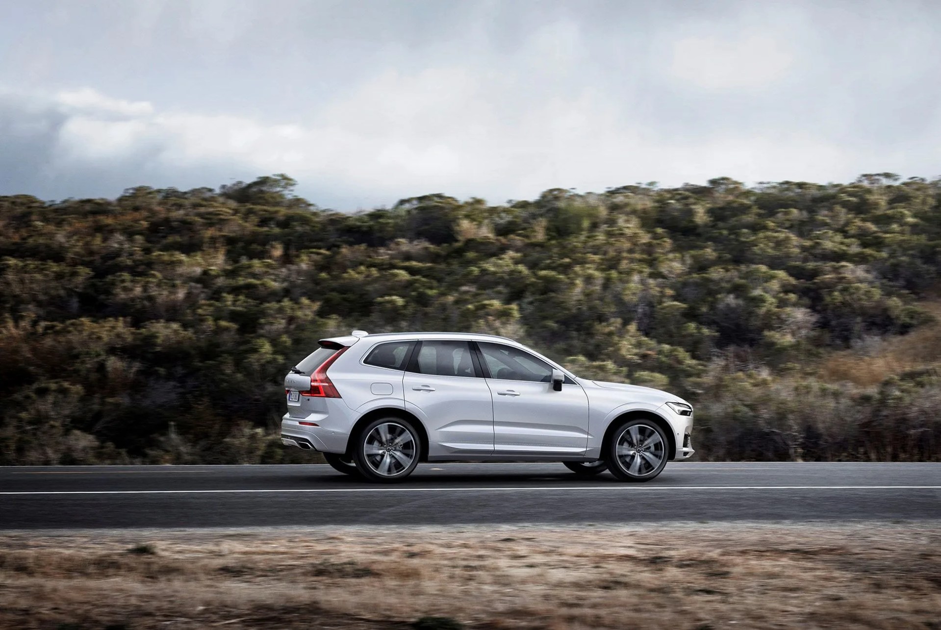 Volvo-XC-60-Gear-Patrol-Slide-04