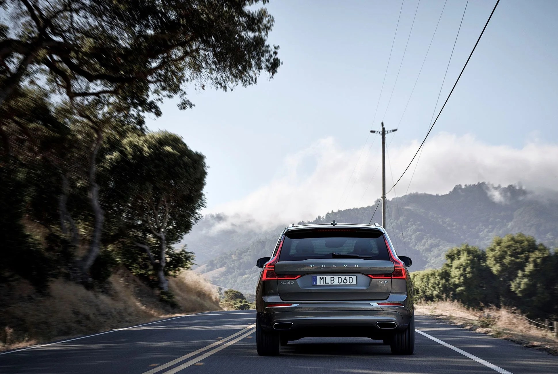 Volvo-XC-60-Gear-Patrol-Slide-11