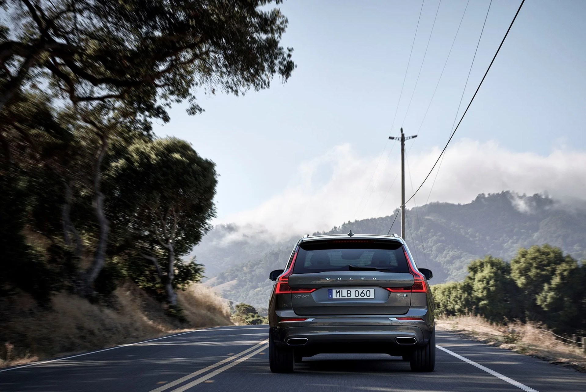 Volvo-XC-60-Gear-Patrol-Slide-11