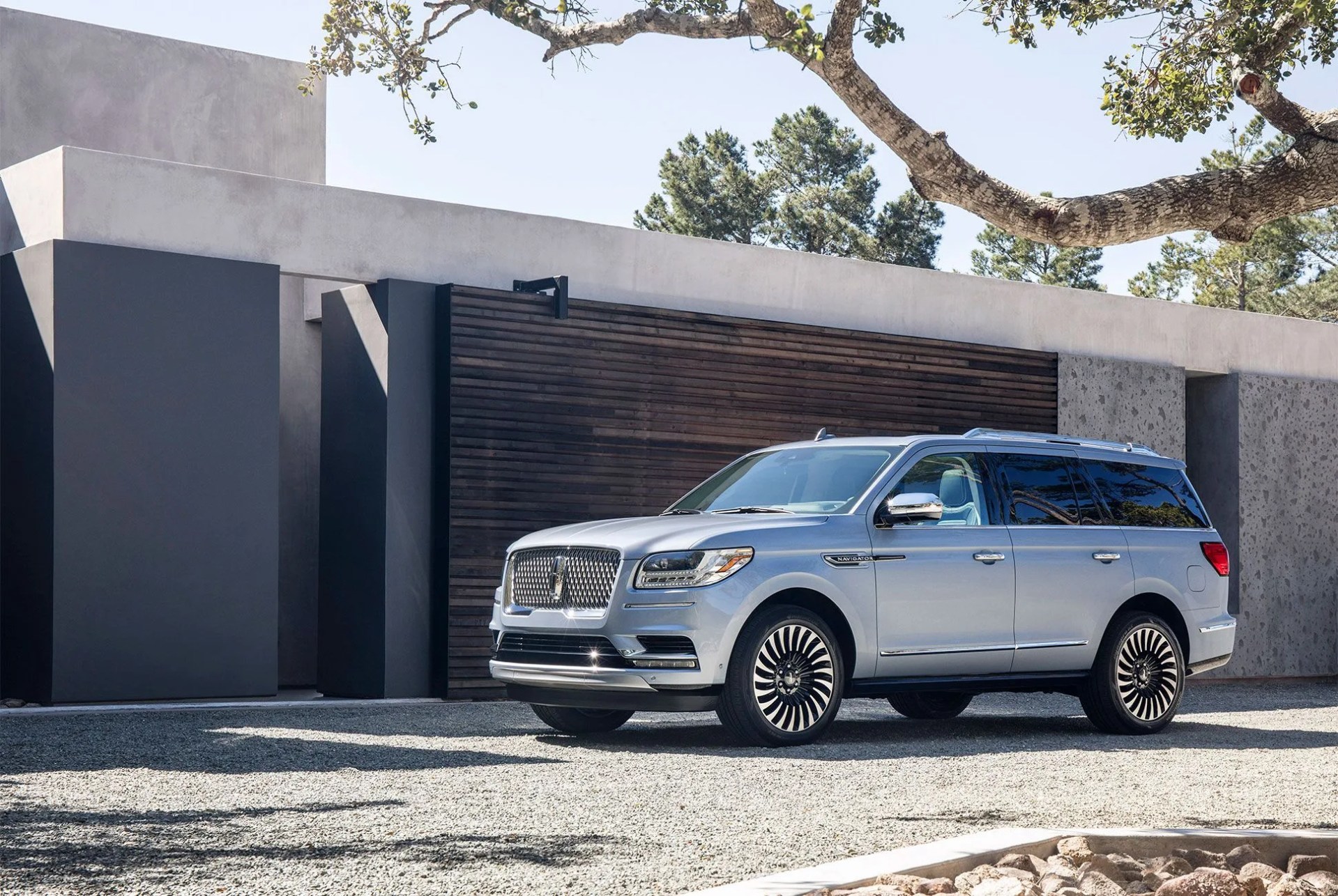 Lincoln-Navigator-gear-patrol-full-lead