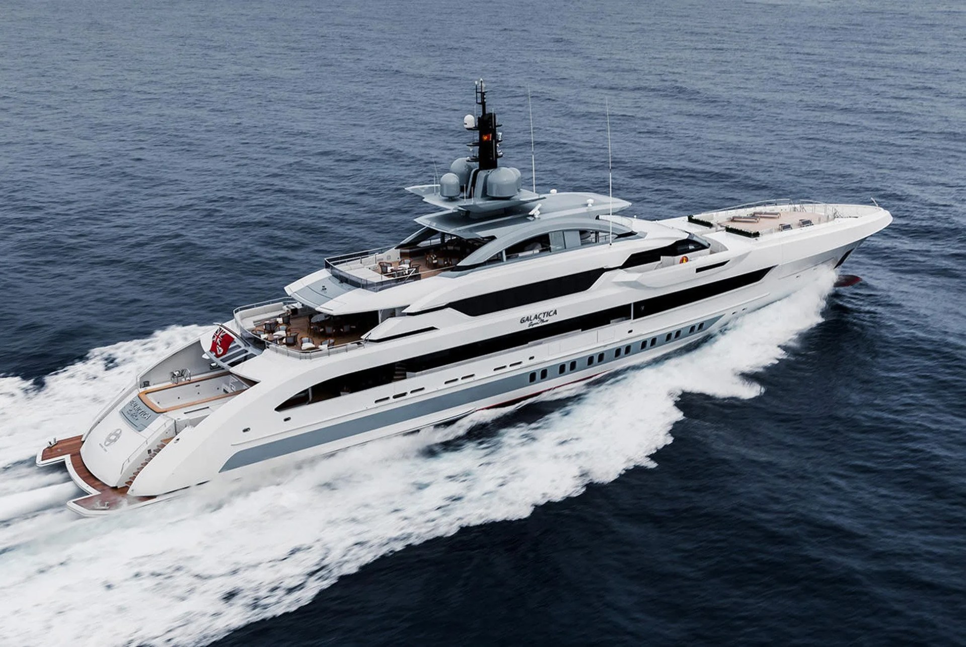 18-Winners-Yacht-2017-Gear-Patrol-11