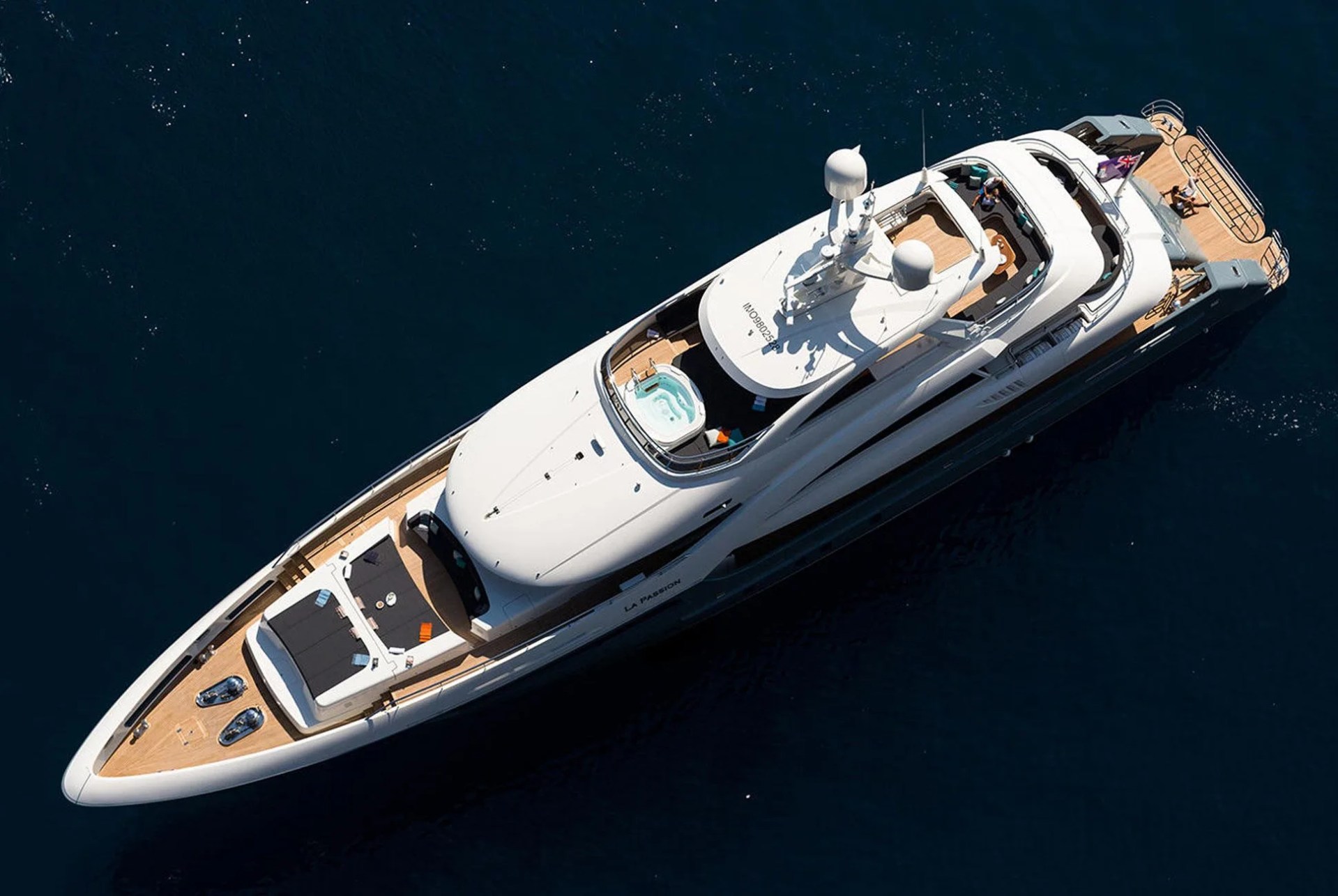 18-Winners-Yacht-2017-Gear-Patrol-13