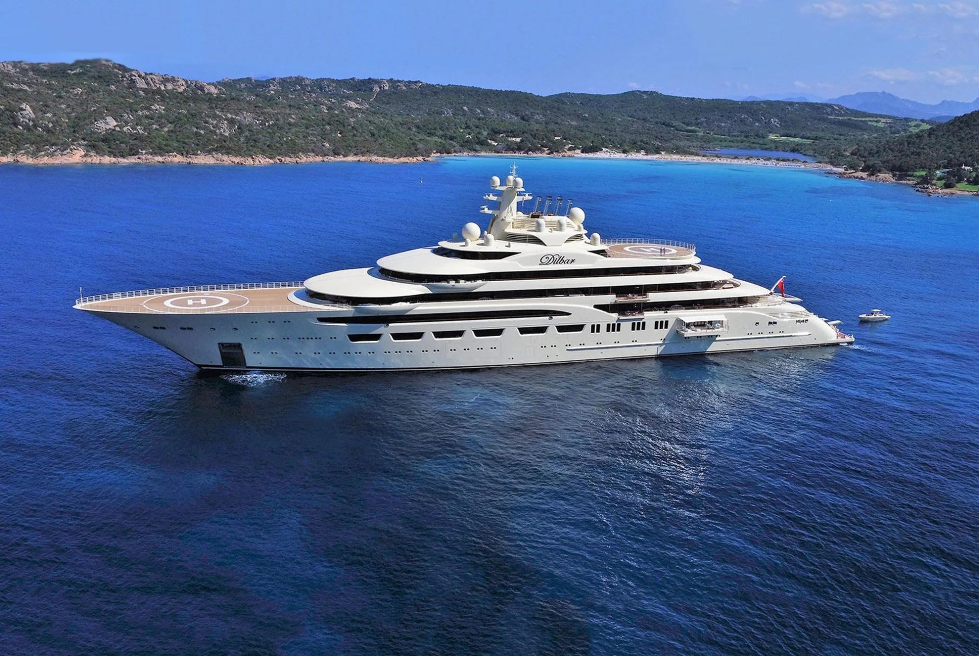 18-Winners-Yacht-2017-Gear-Patrol-16