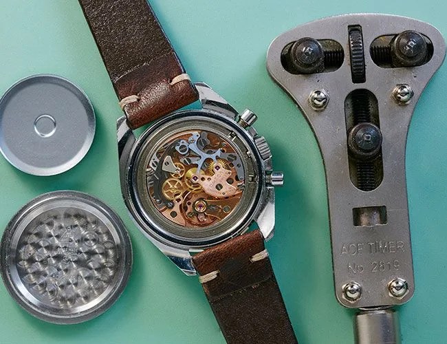 vintage-watch-care-gear-patrol-feature