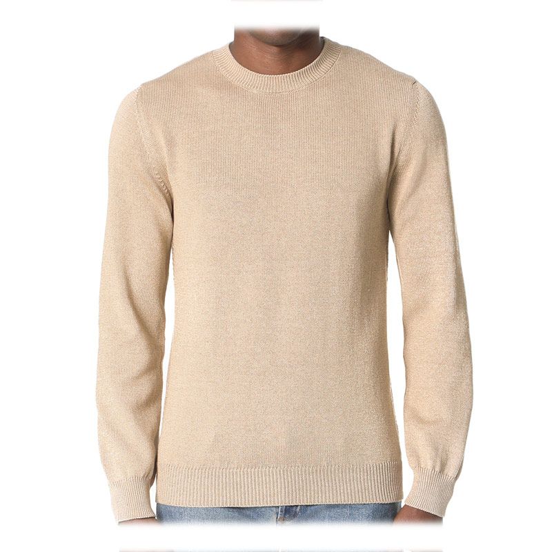 10-Lightweight-Sweaters-for-an-Evening-on-the-Beach-gear-patrol-norman pull over