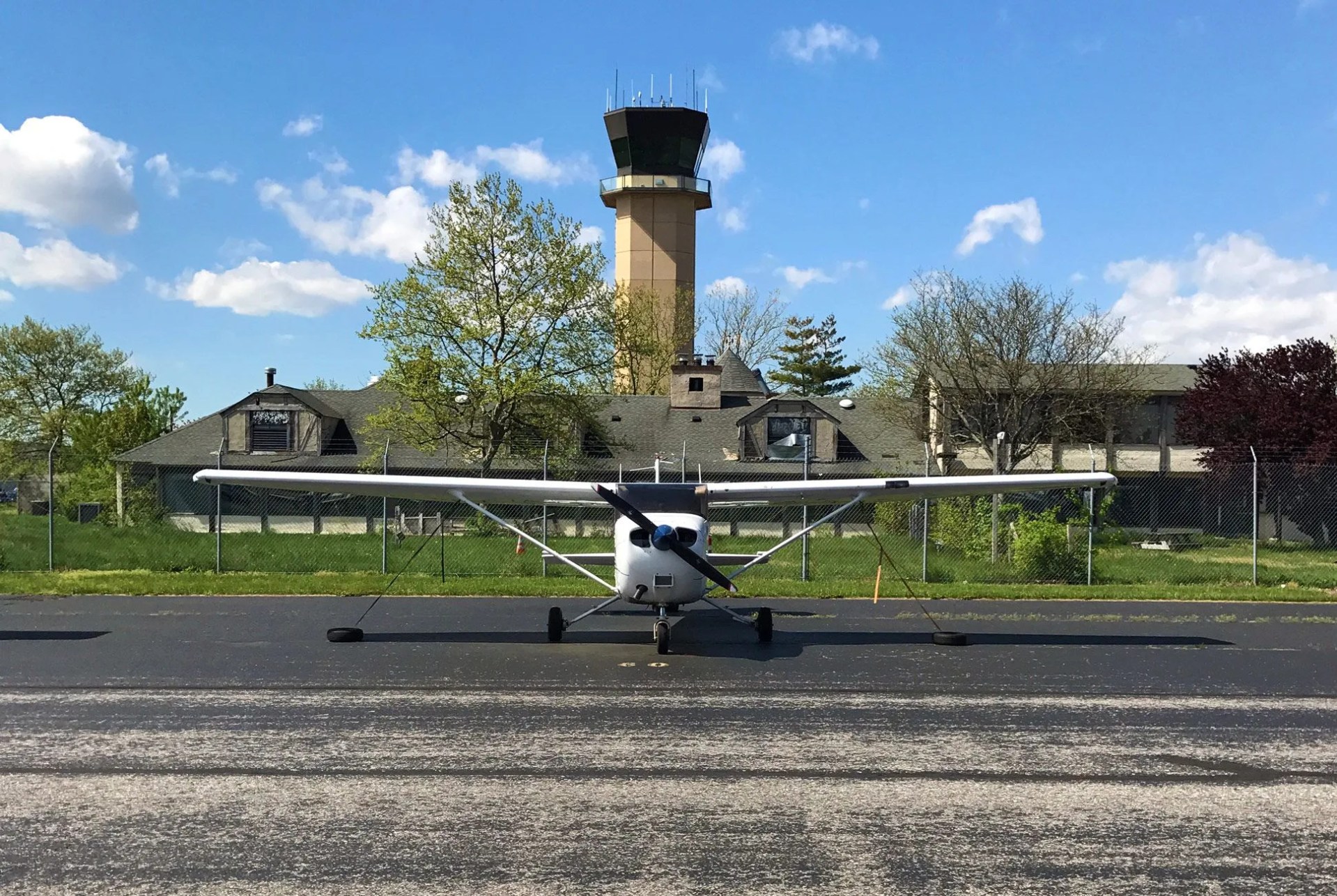 Learning-To-Fly-Part-3-Gear-Patrol-Ambiance-1