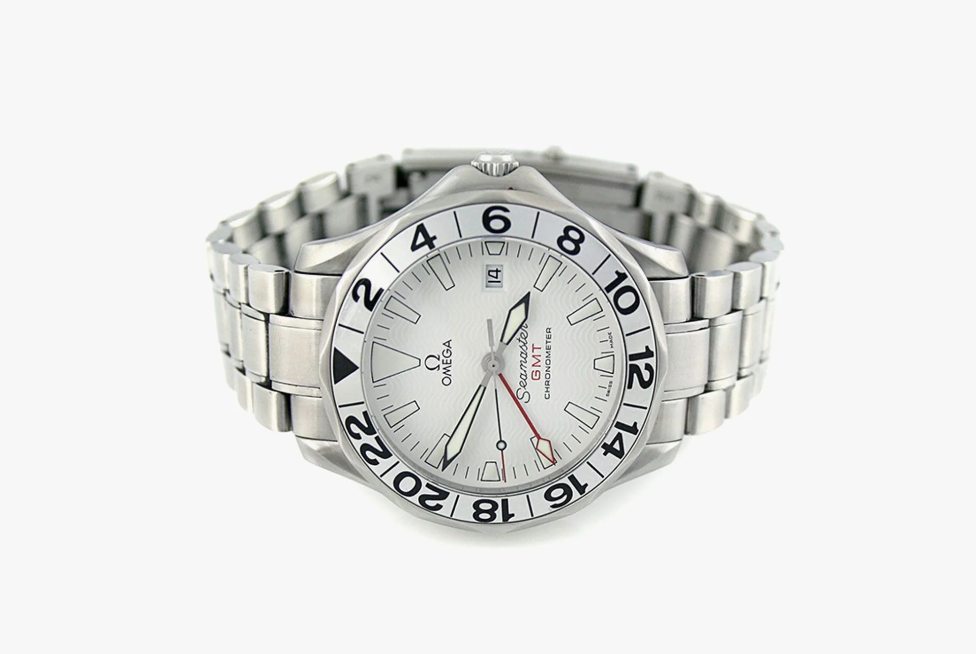 omega-gmt-seamaster-gear-patrol-full-lead
