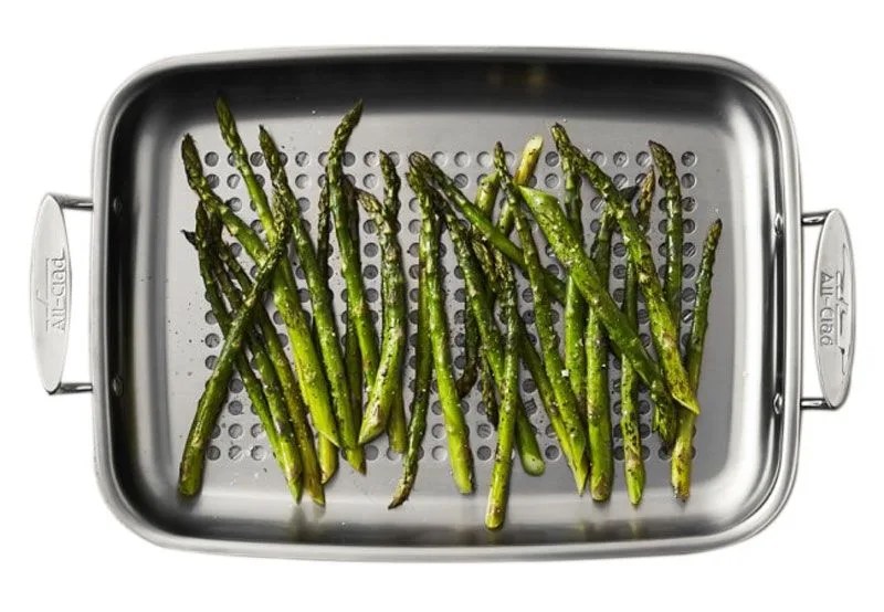 summer-grilling-tools-gear-patrol-outdoor-roaster