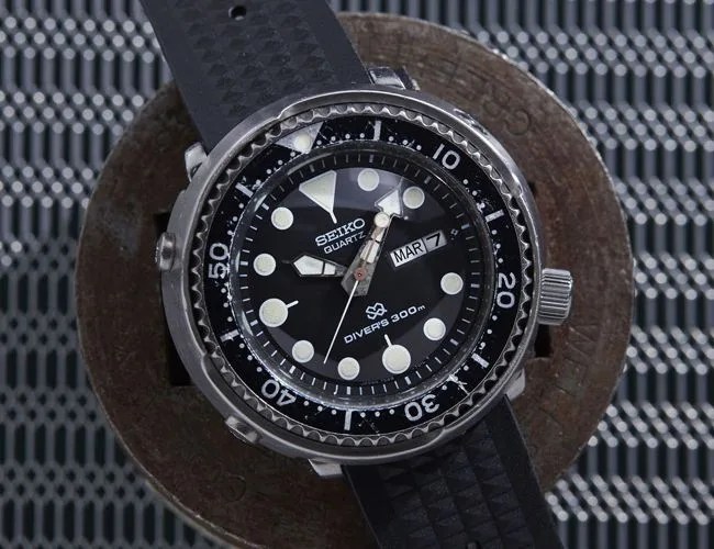 vintage-submarine-watches-gear-patrol-seiko