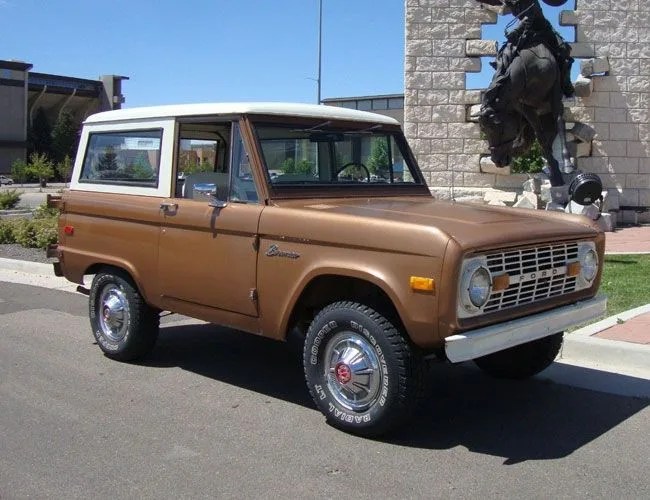 ford-broncos-gear-patrol-74
