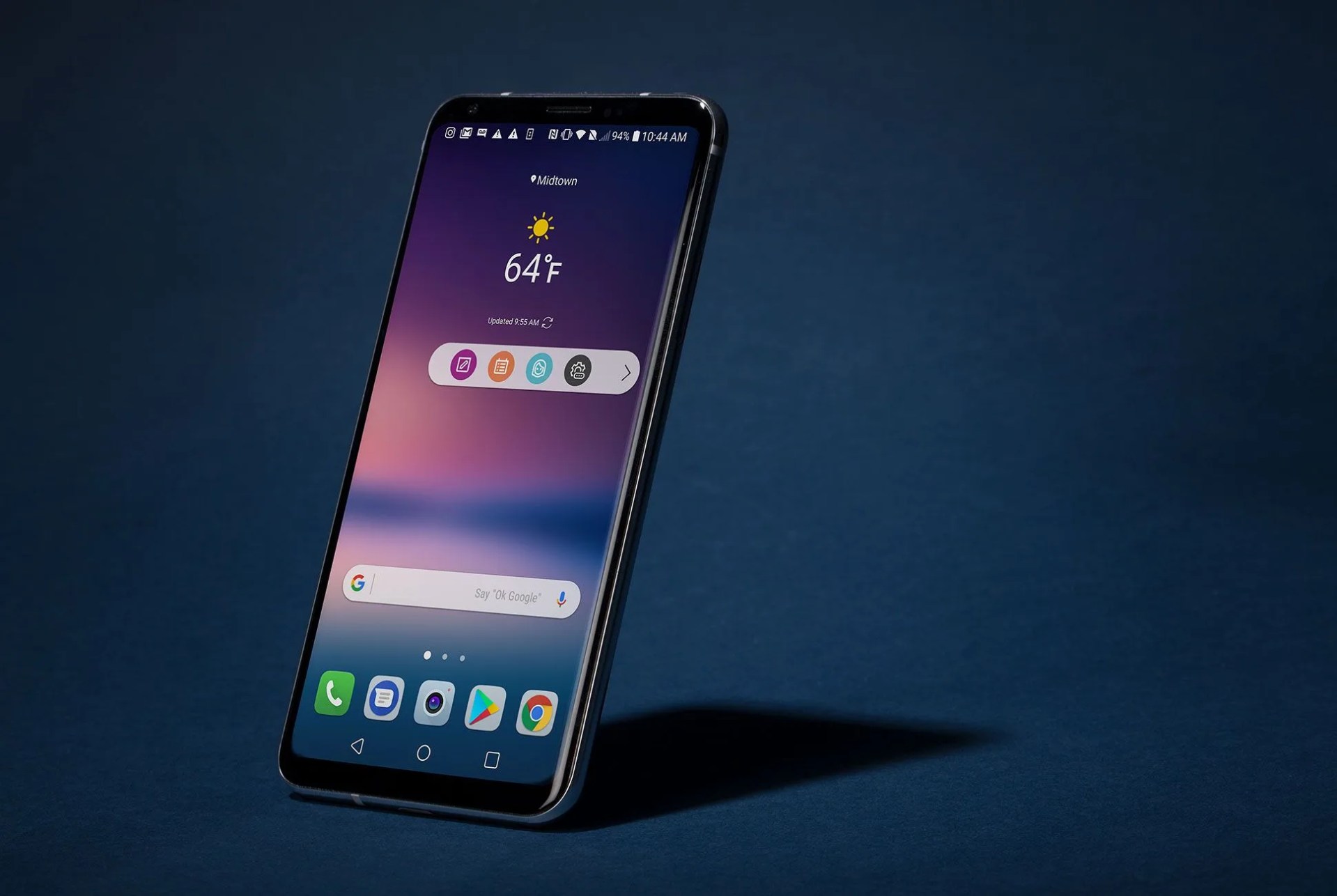 LG-V30-smartphone-gear-patrol-full-lead