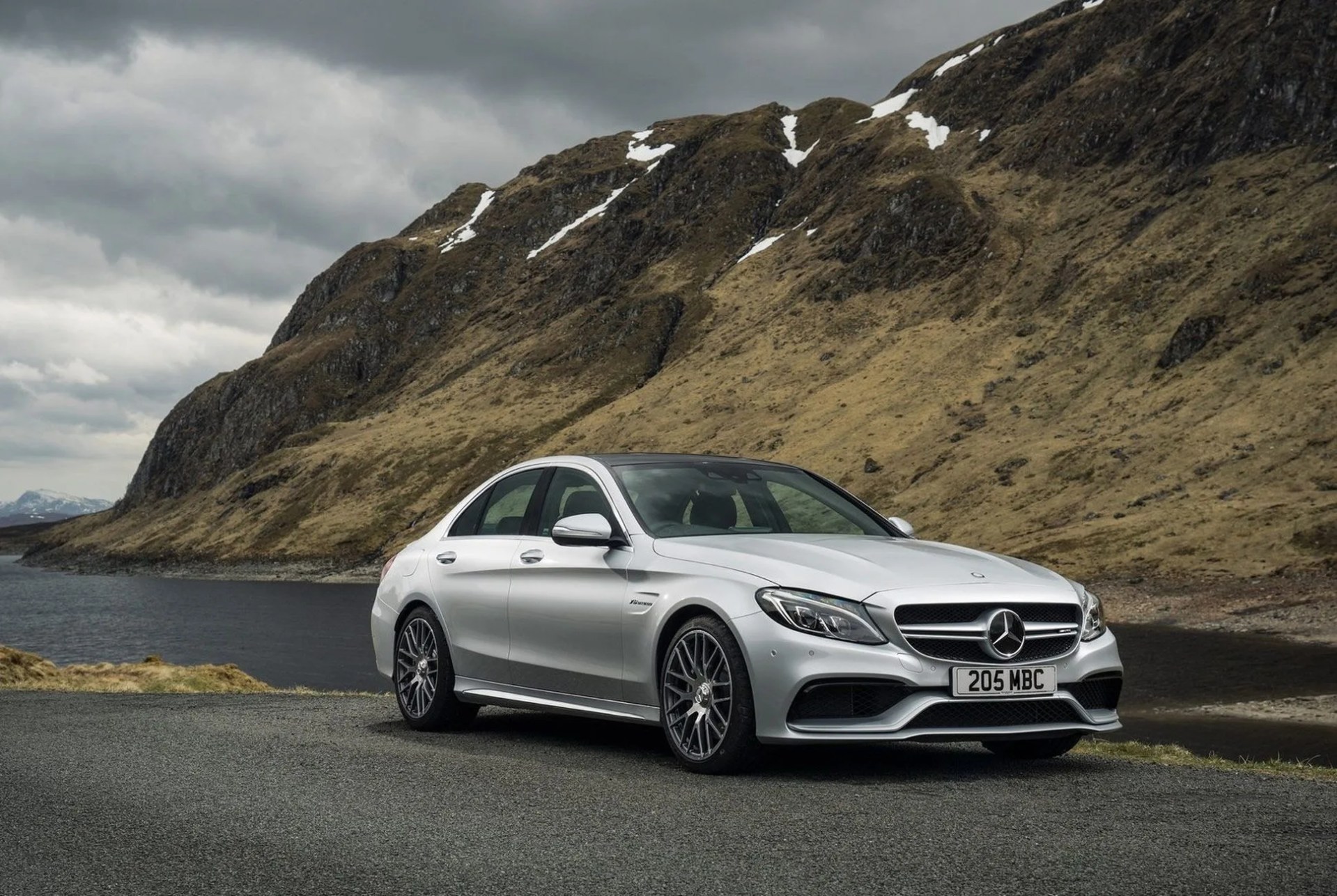 Super-Sedans-Gear-Patrol-C63