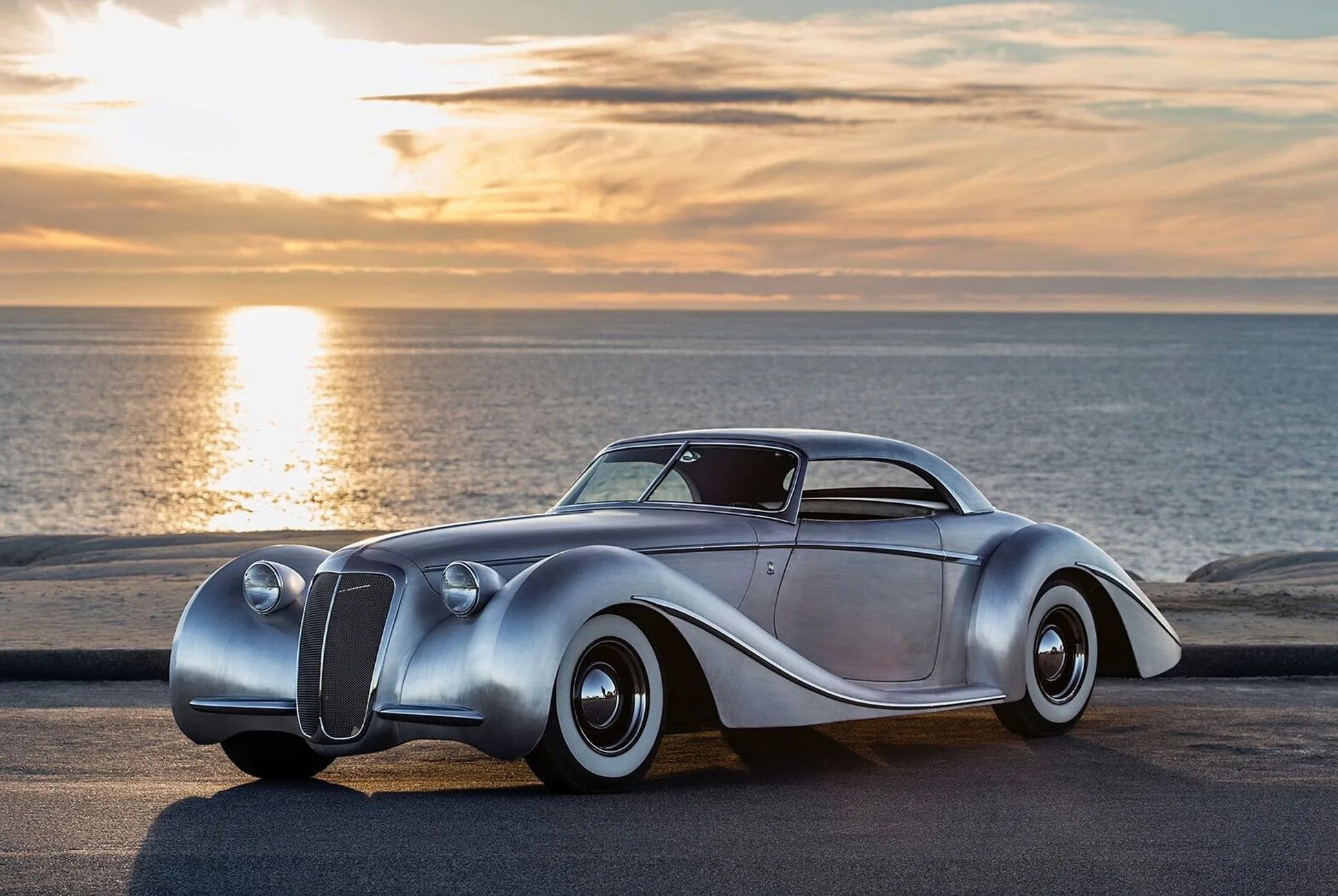 Over 200 of the Most Gorgeous Vintage Gems on Earth Will Be at The