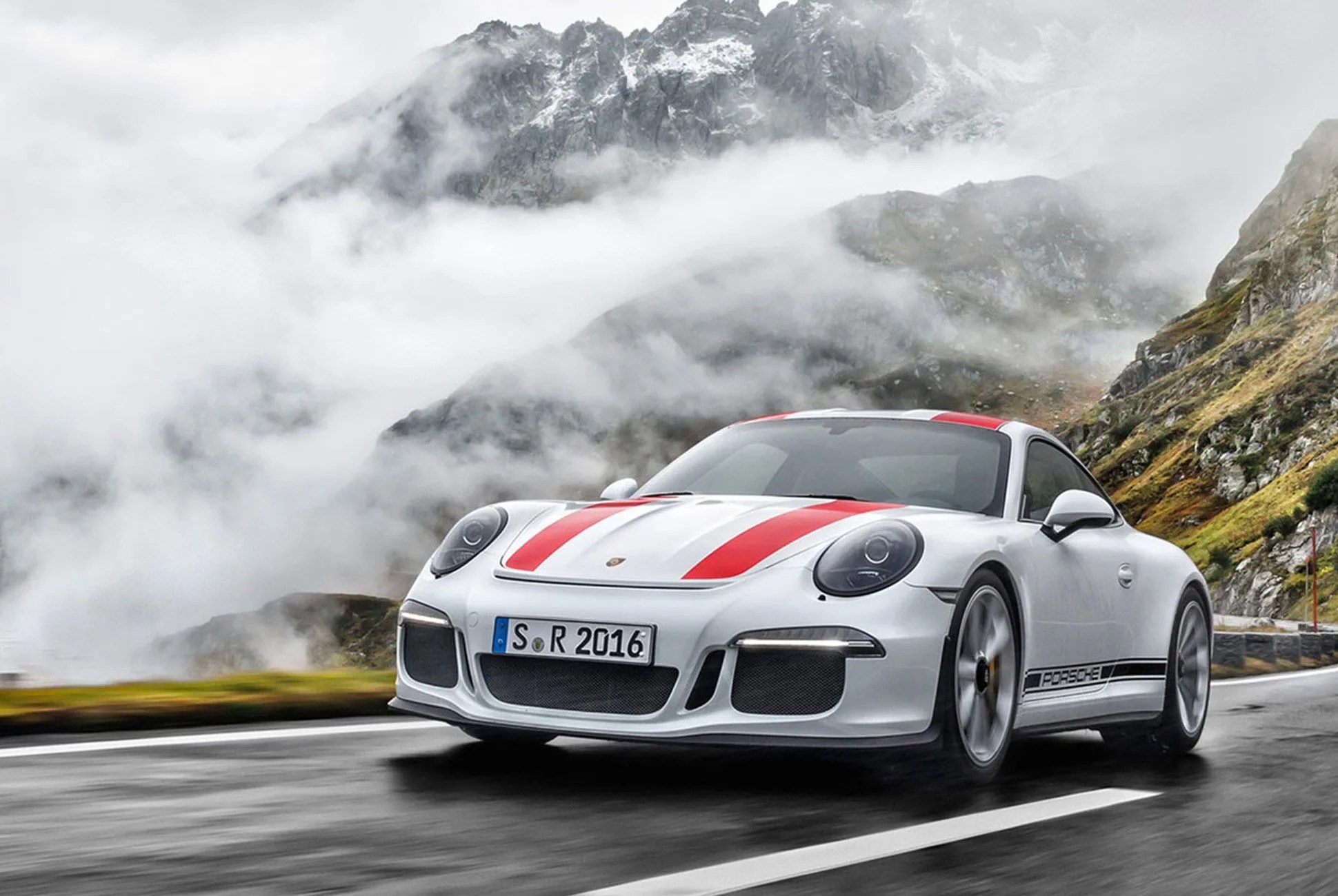 Porsche-911R-gear-patrol-full-lead