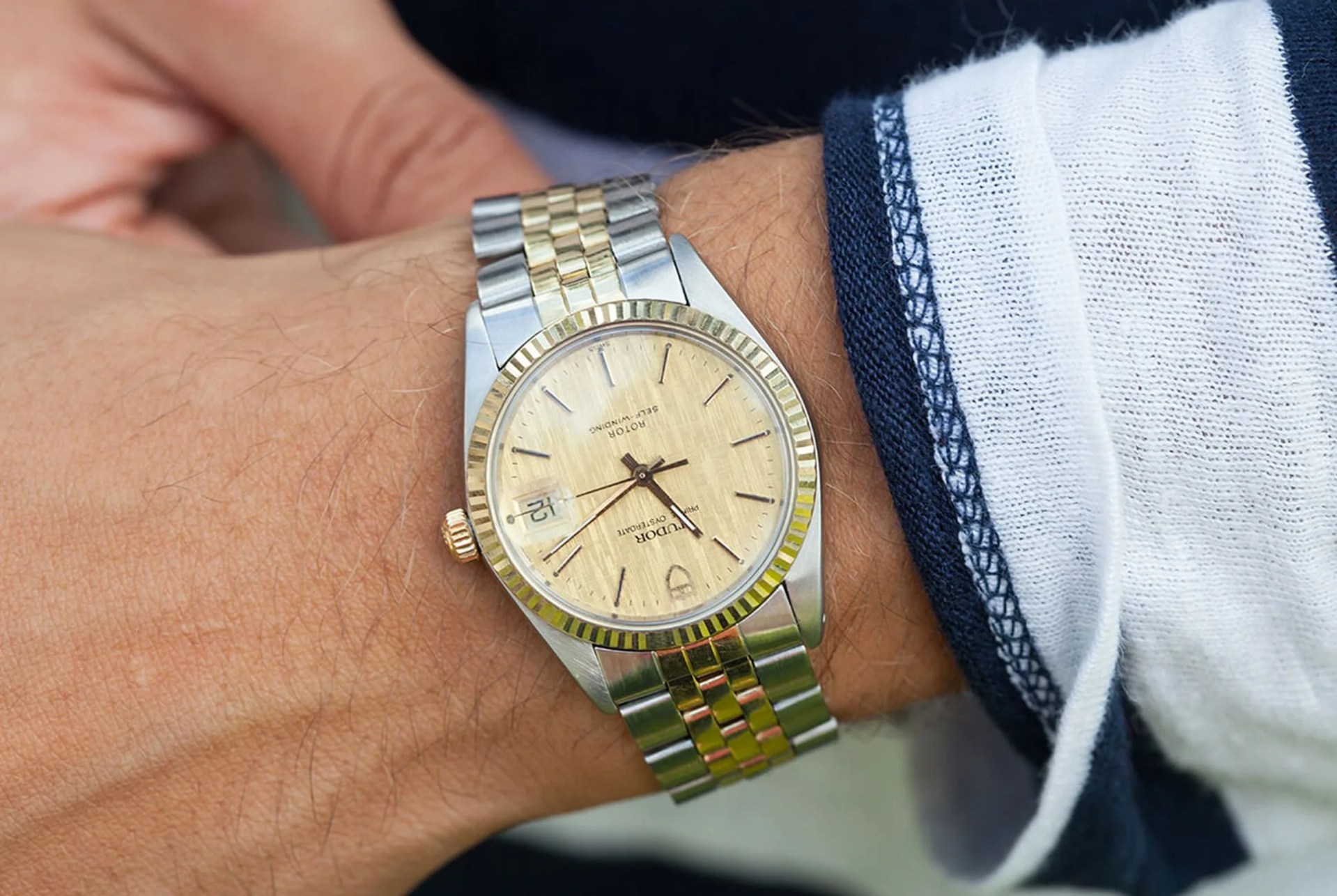 linen-dial-gear-patrol-full-lead