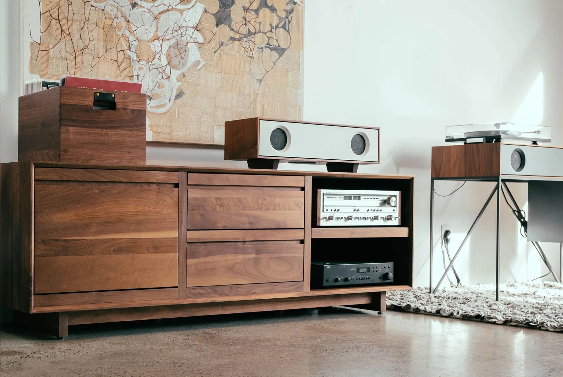 symbol-audio-gear-patrol-slide-0