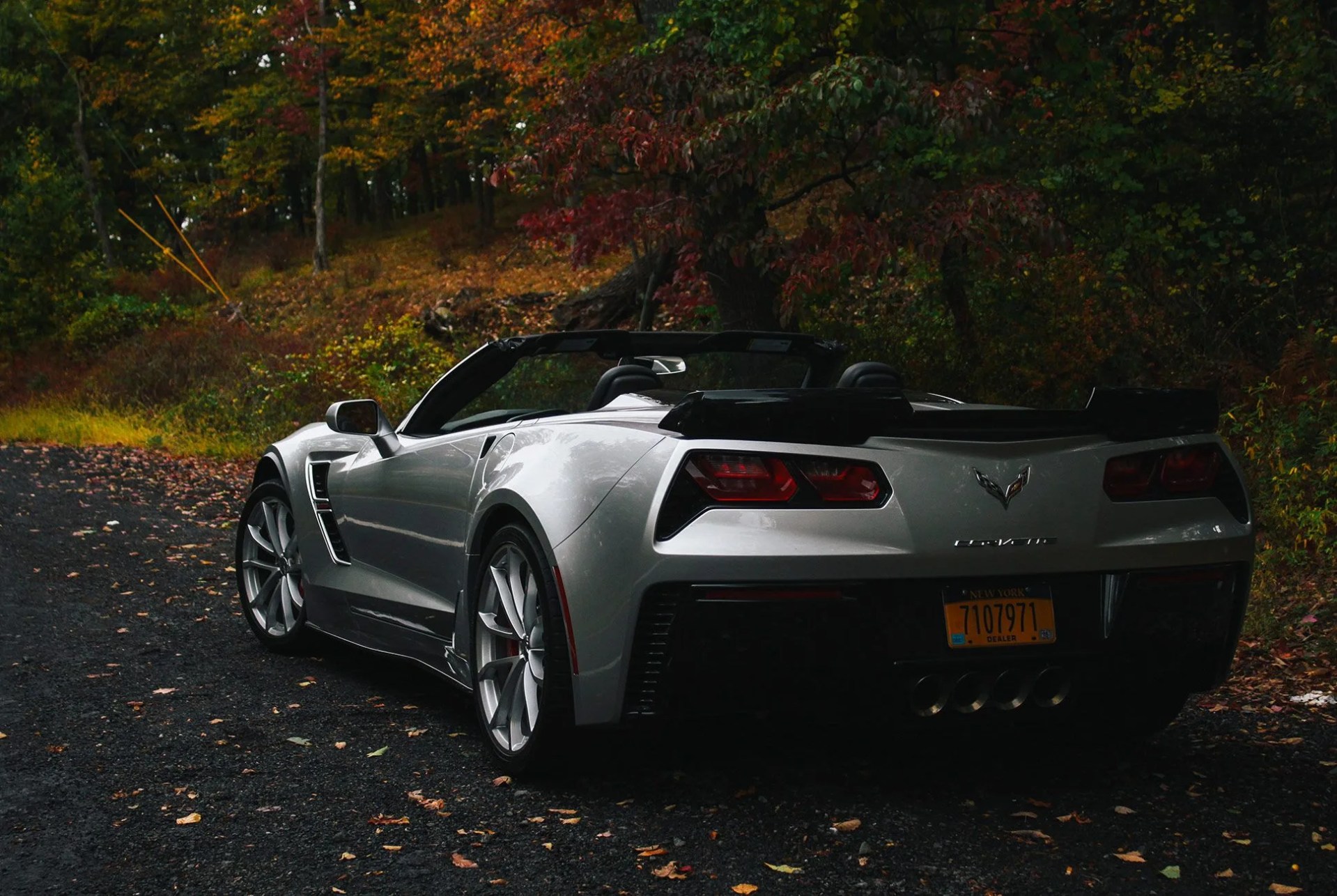 Corvette-2018-gear-patrol-2