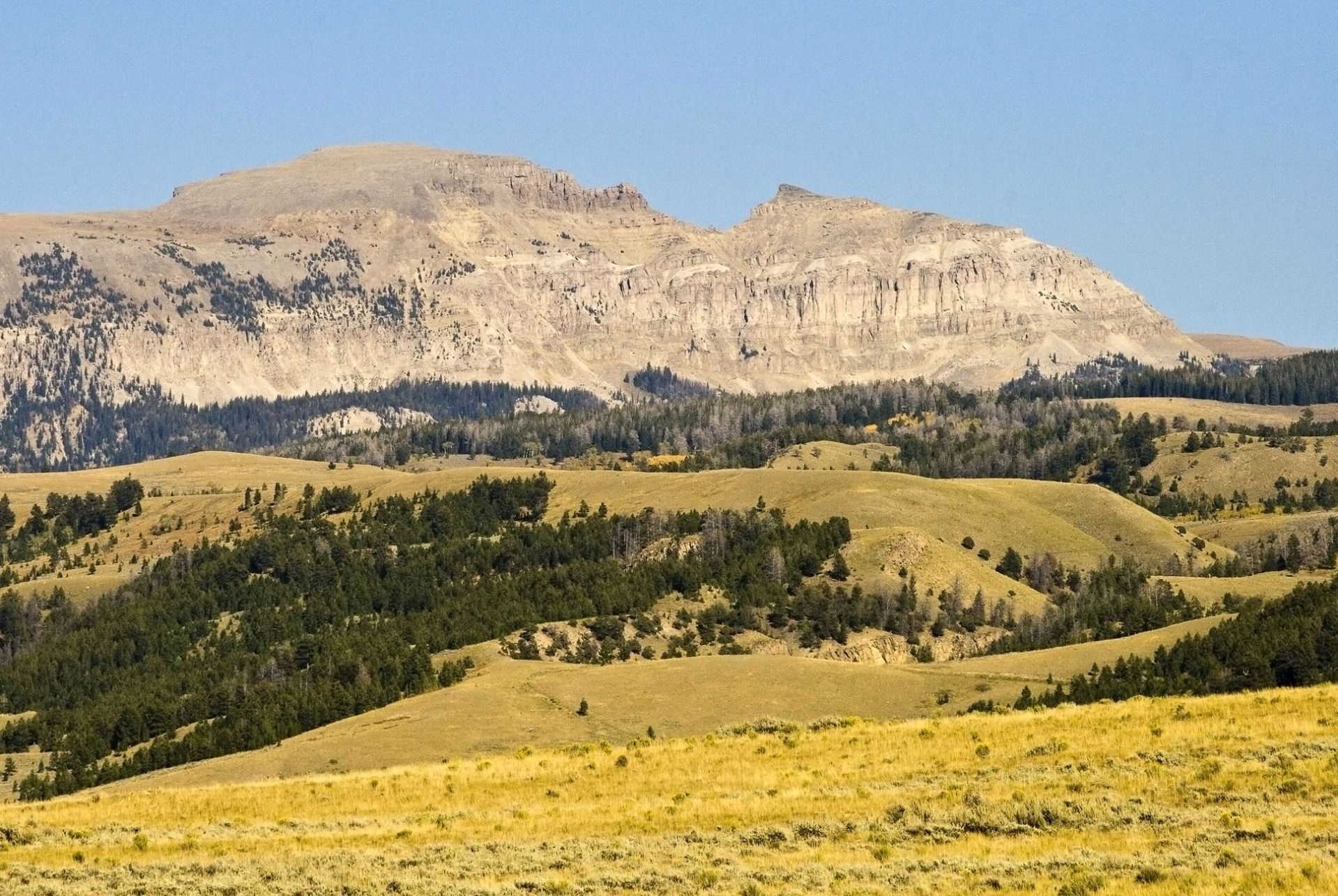 Favorite-Day-Hikes-gear-patrol-sheep-mountain