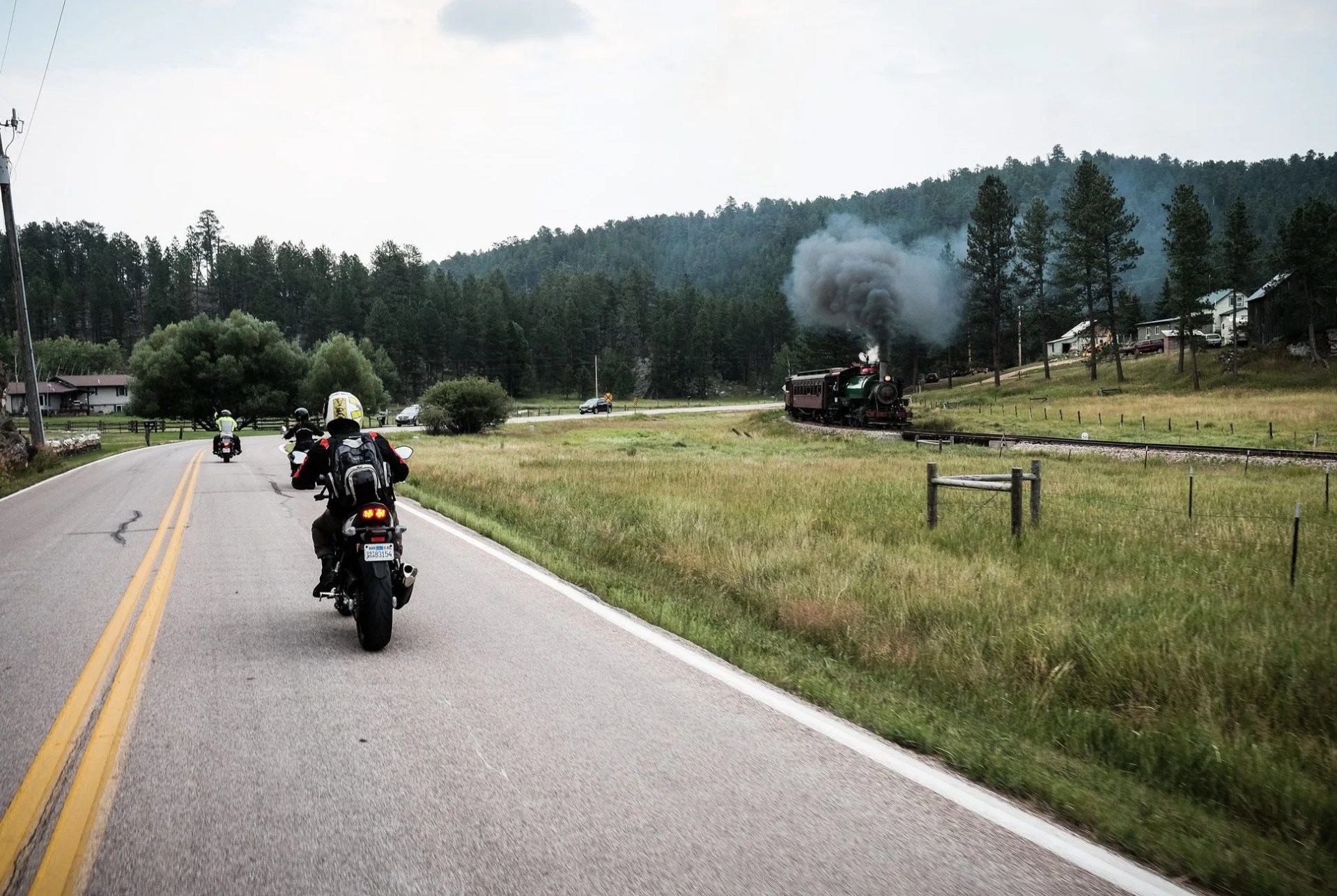 SD-Riding-Roads-Gear-Patorl-Hill-City-Keystone