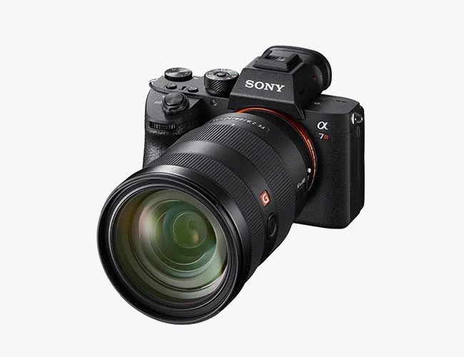 Sony-a7rIII-gear-patrol-full-featured