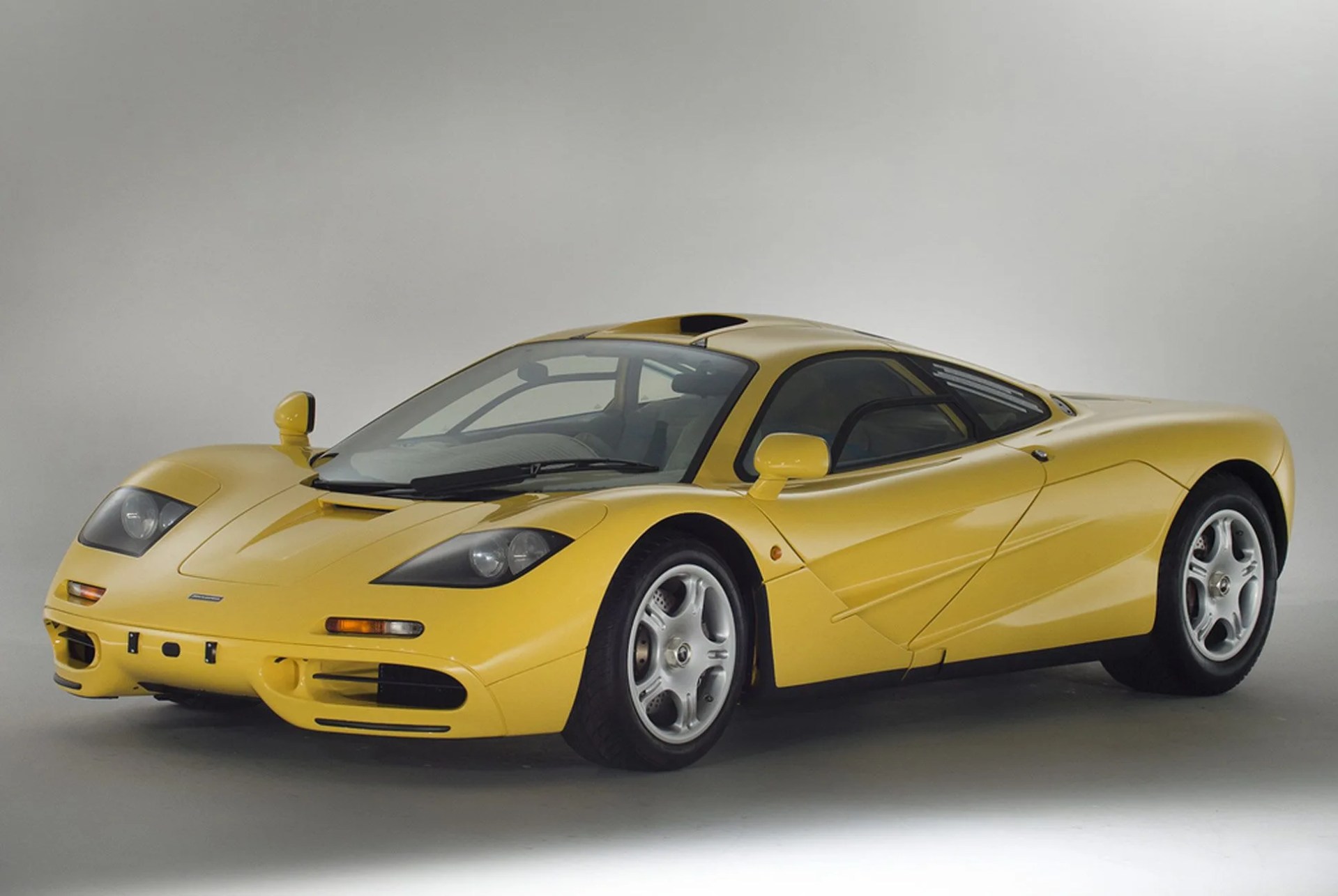 TIG-gear-patrol-1997-McLaren-F1-with-148-Miles