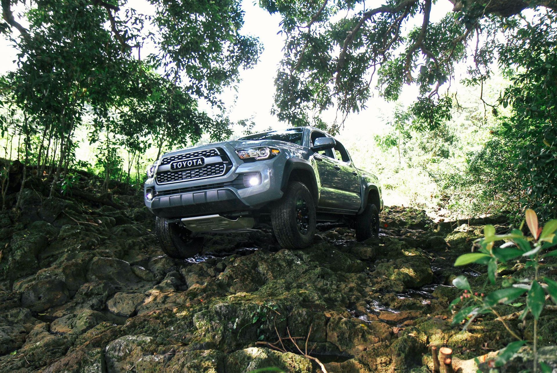Toyota-Tacoma-TRD-Pro-Gear-Patrol-04