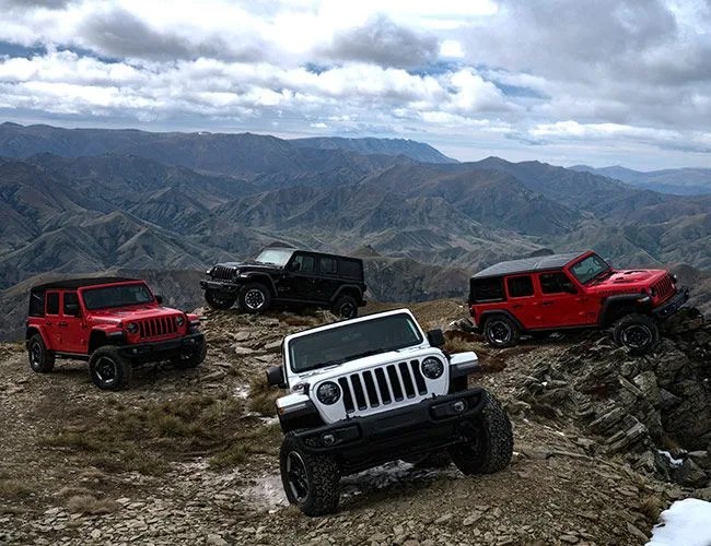 2018-Jeep-Wrangler-LA-Auto-Show-gear-patrol-lead-feature