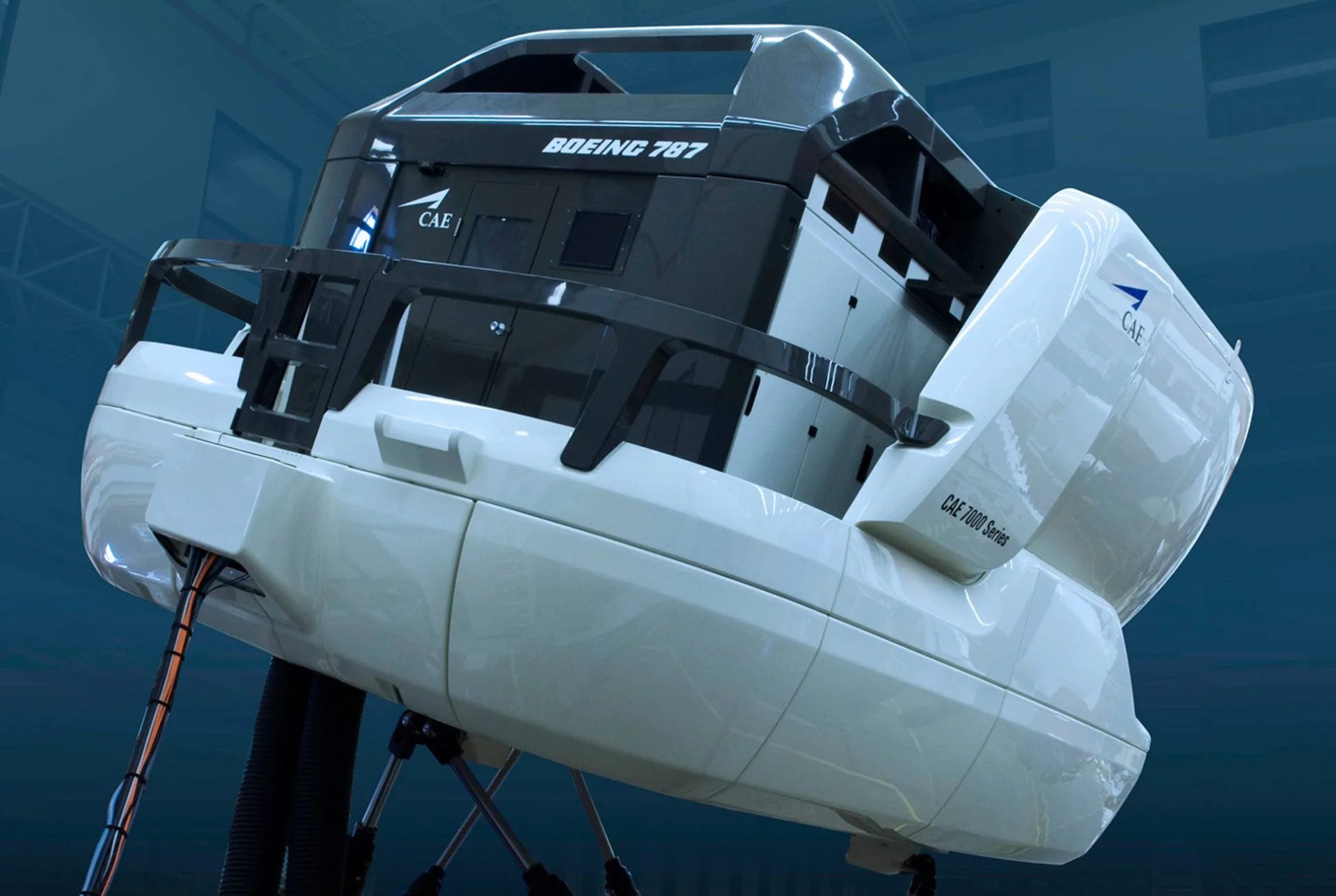 Boeing-Sim-Gear-Patrol-Lead-Full