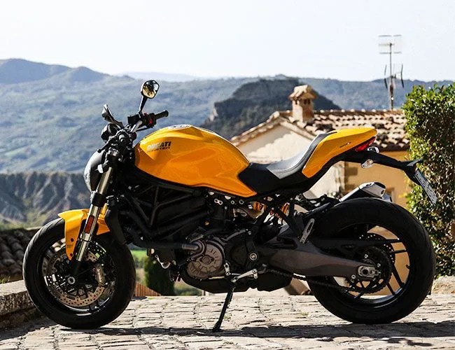 Ducati-821-Monster-Review-gear-patrol-lead-feature-V2