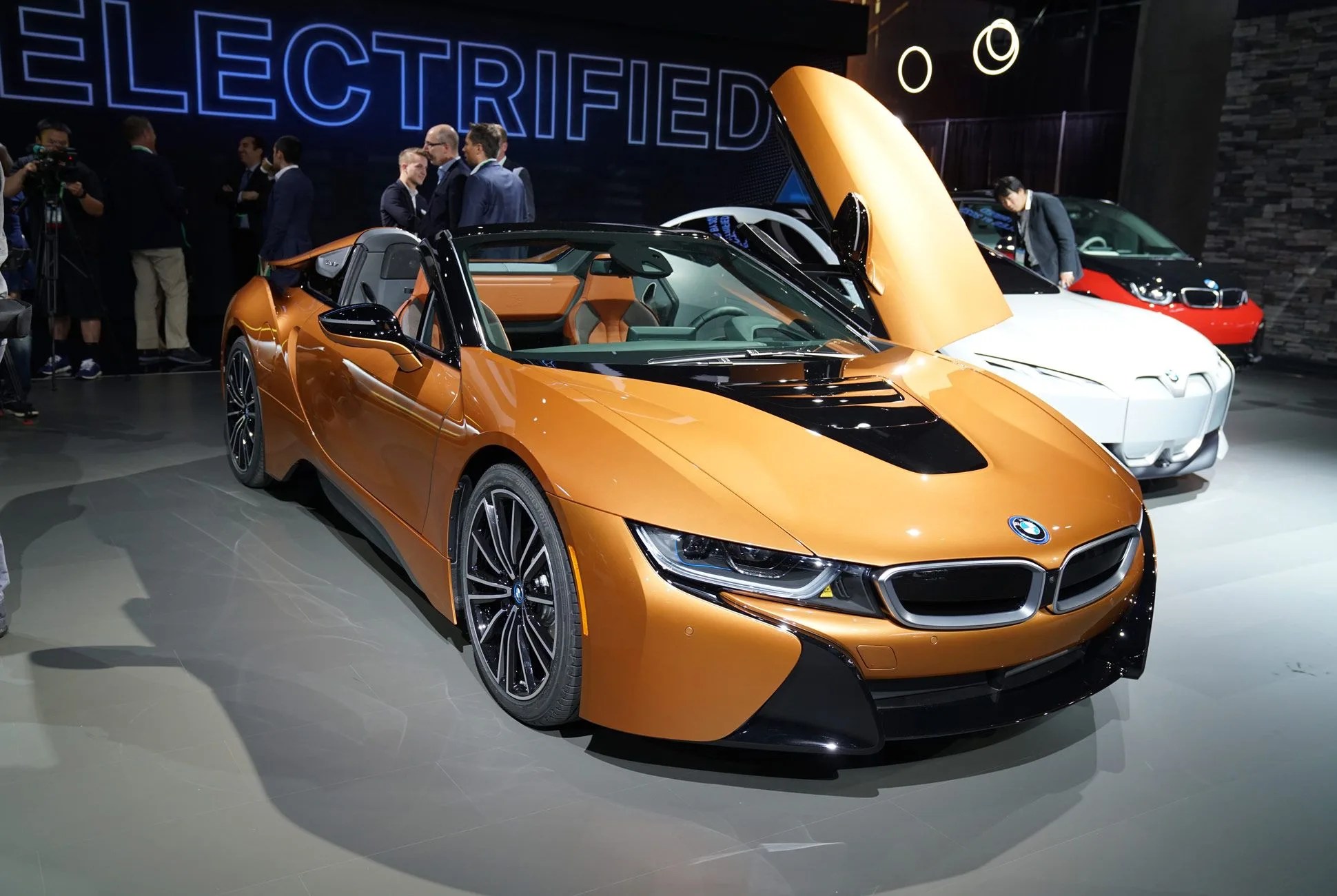 LA-Auto-Show-Gear-Patrol–BMW-i8-Roadster-Gear-Patrol-Lead-Full
