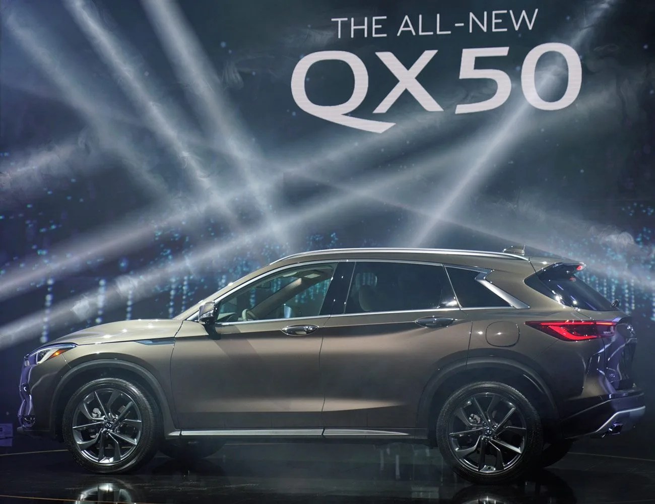 LA-Auto-Show-Gear-Patrol-QX50