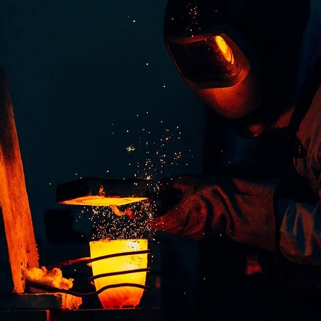 gear-patrol-magazine-issue-5-kramer-knives