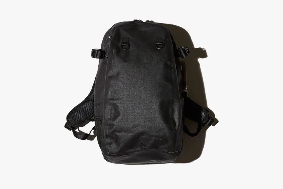 gear-patrol-store-f-ce-no-seam-day-pack-3_1024x1024