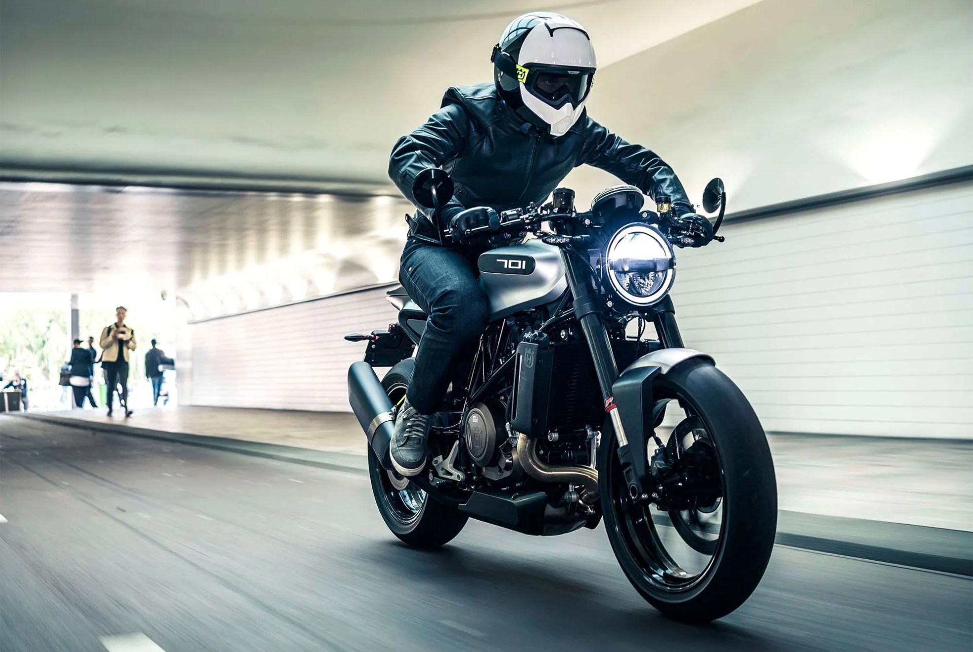 milan-moto-show-gear-patrol-Husqvarna-Vitpilen