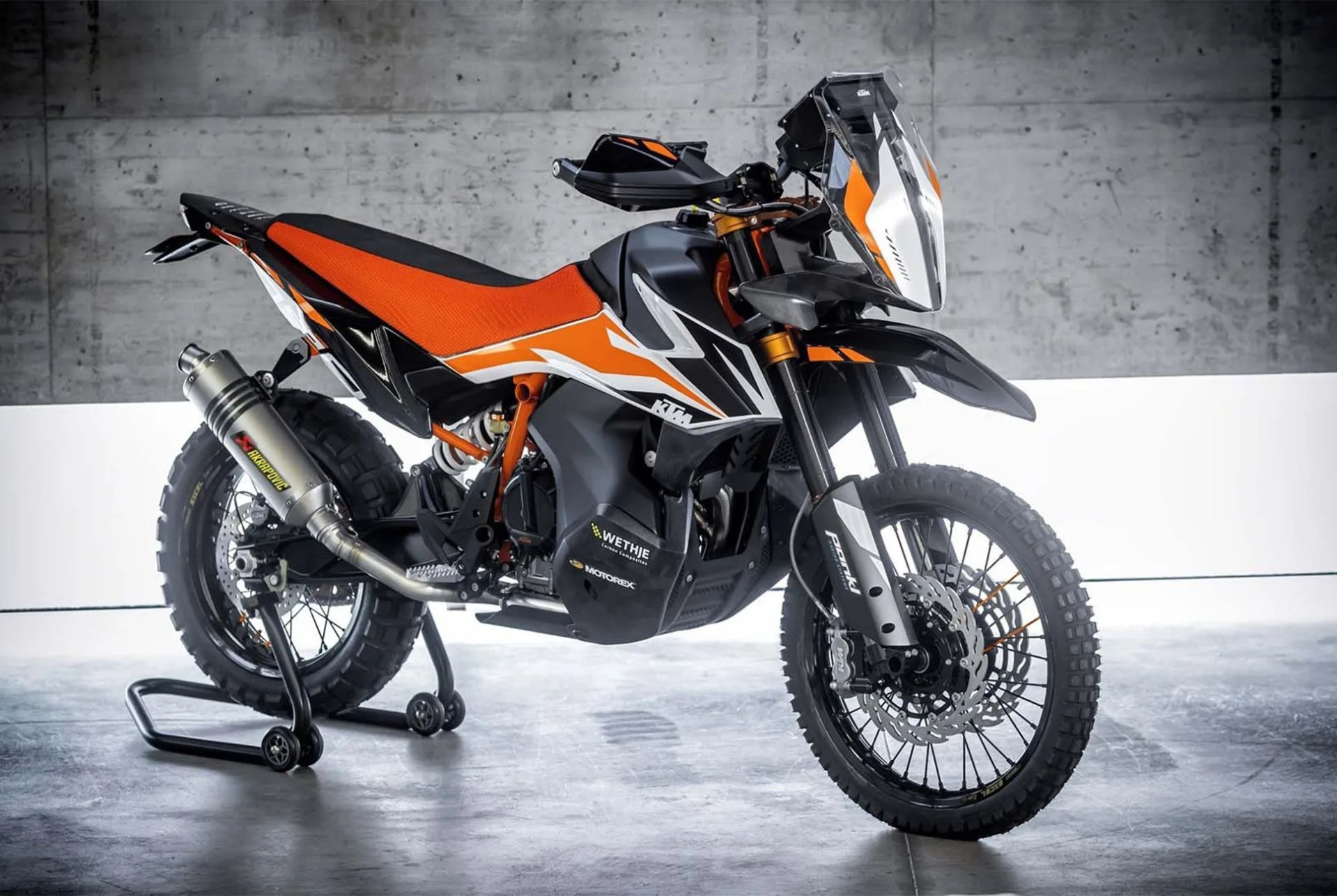 milan-moto-show-gear-patrol-KTM-790-Adventure