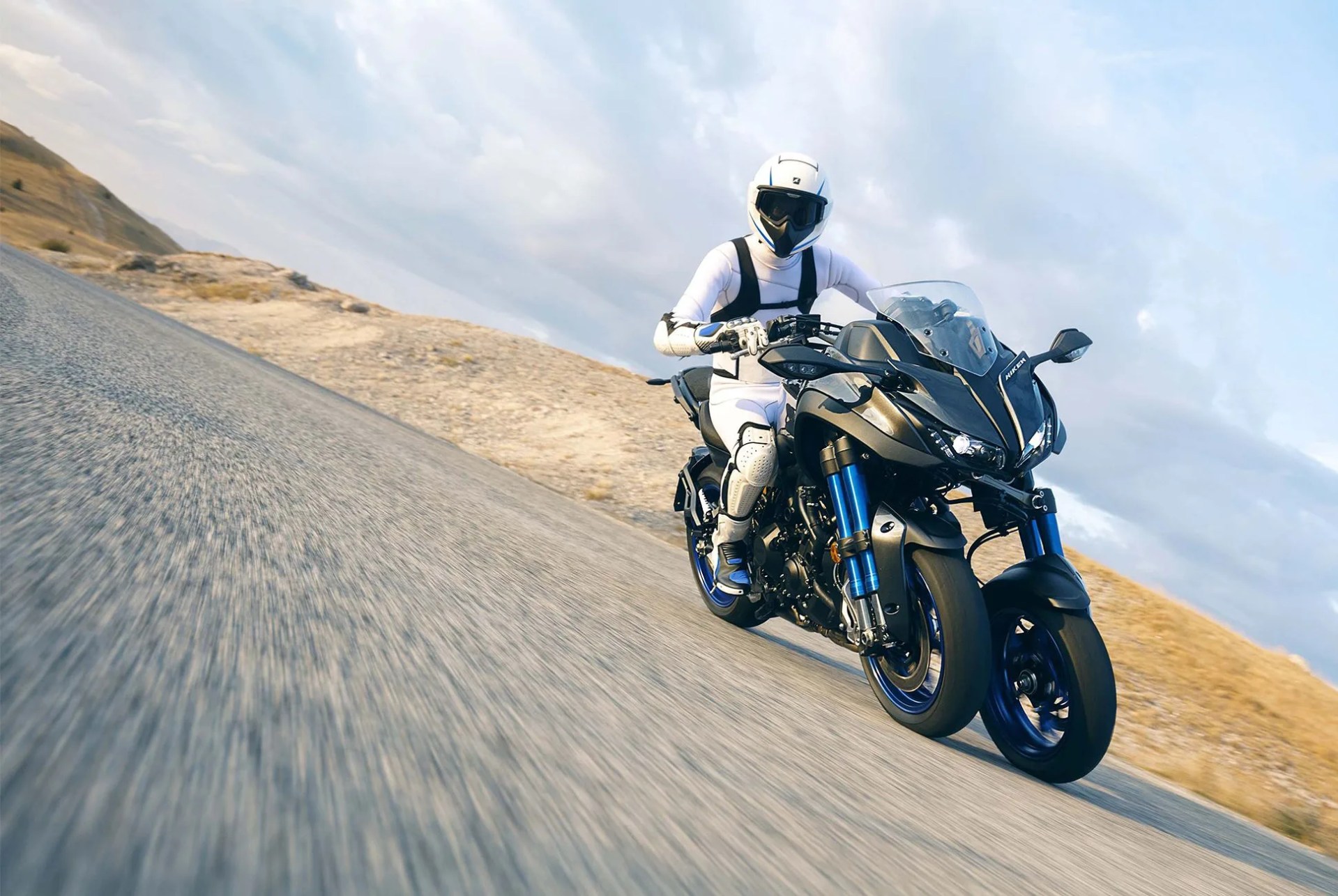 milan-moto-show-gear-patrol-Yamaha-Niken