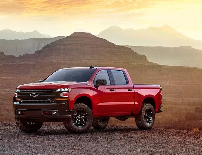 Chevy-Silverado-gear-patrol-full-featured