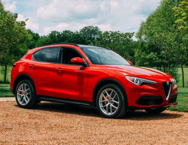 Alfa-Stelvio-gear-patrol-full-featured