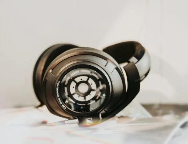 Best-of-CES-Day-1-Gear-Patrol-Sennheiser-Lead-Featured