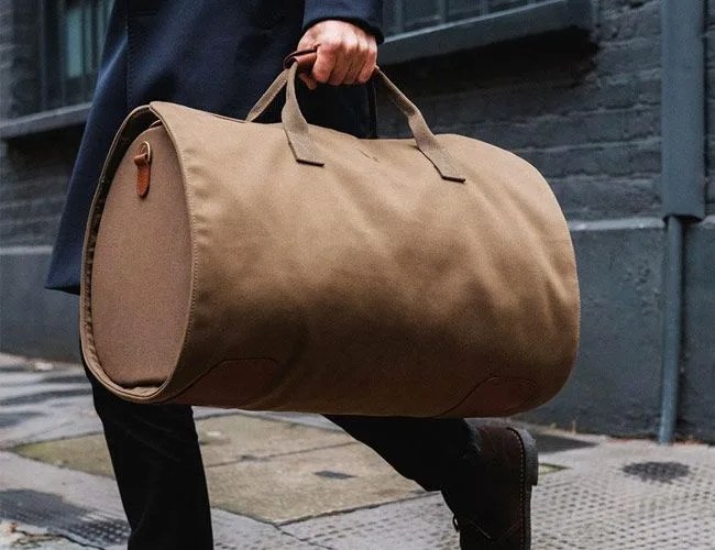 Bennett-Winch-Holdall-gear-patrol-feature